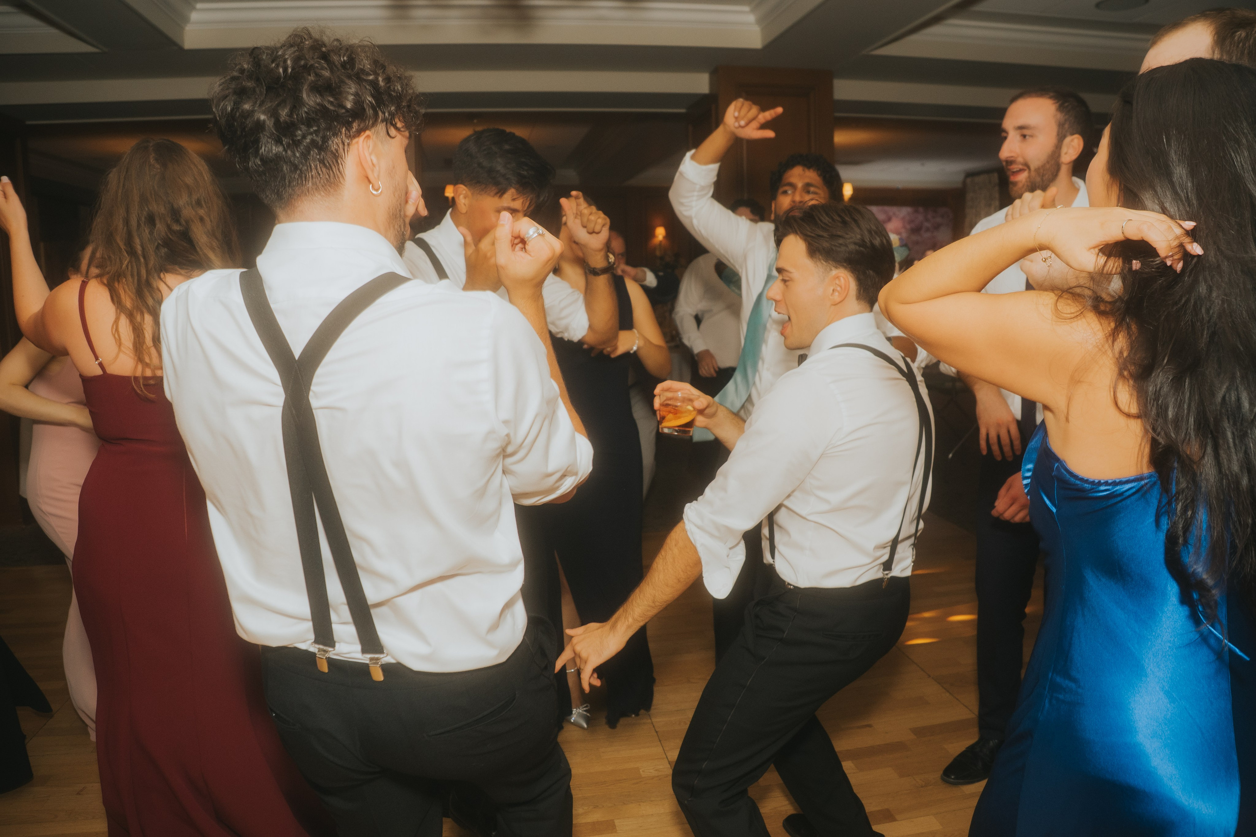 Wedding of Cassandra and Loïc in Beaconsfield, Montreal. Wedding and Family Photography Montreal Muriel Oe Photo