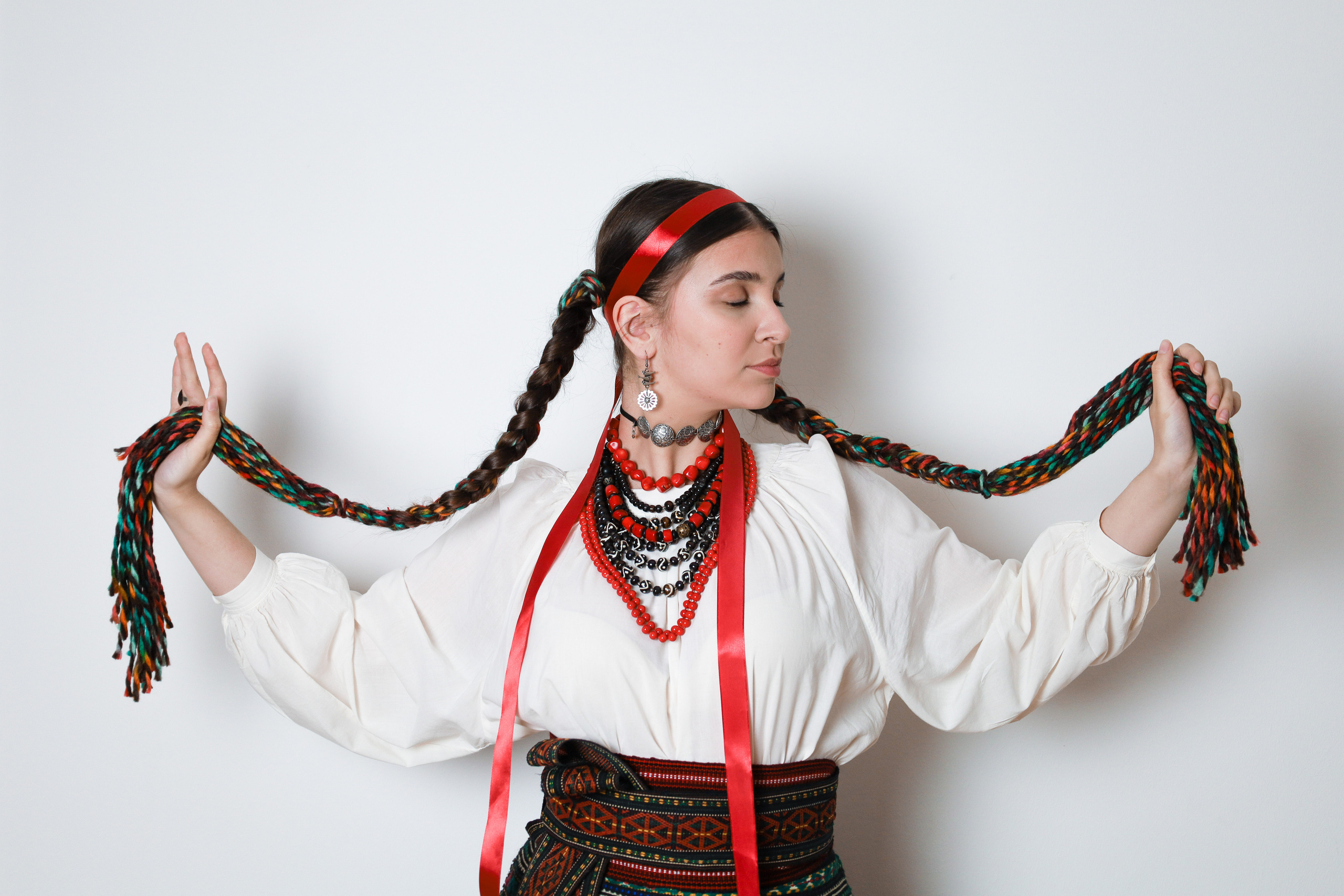 Anastasiya. As a symbol of Ukrainians in the fire of war. Photographer Marina Kravchuk