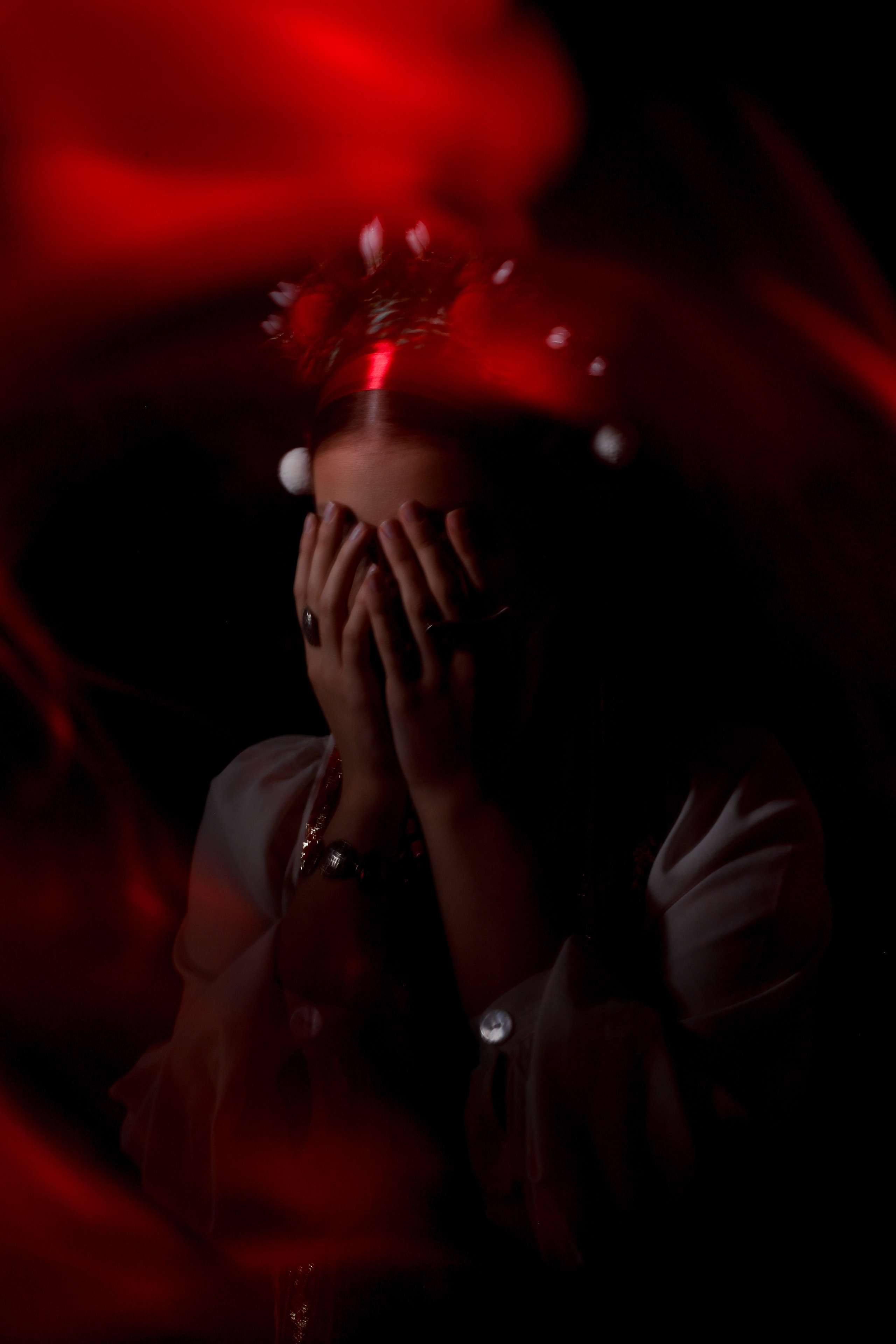 Anastasiya. As a symbol of Ukrainians in the fire of war. Photographer Marina Kravchuk