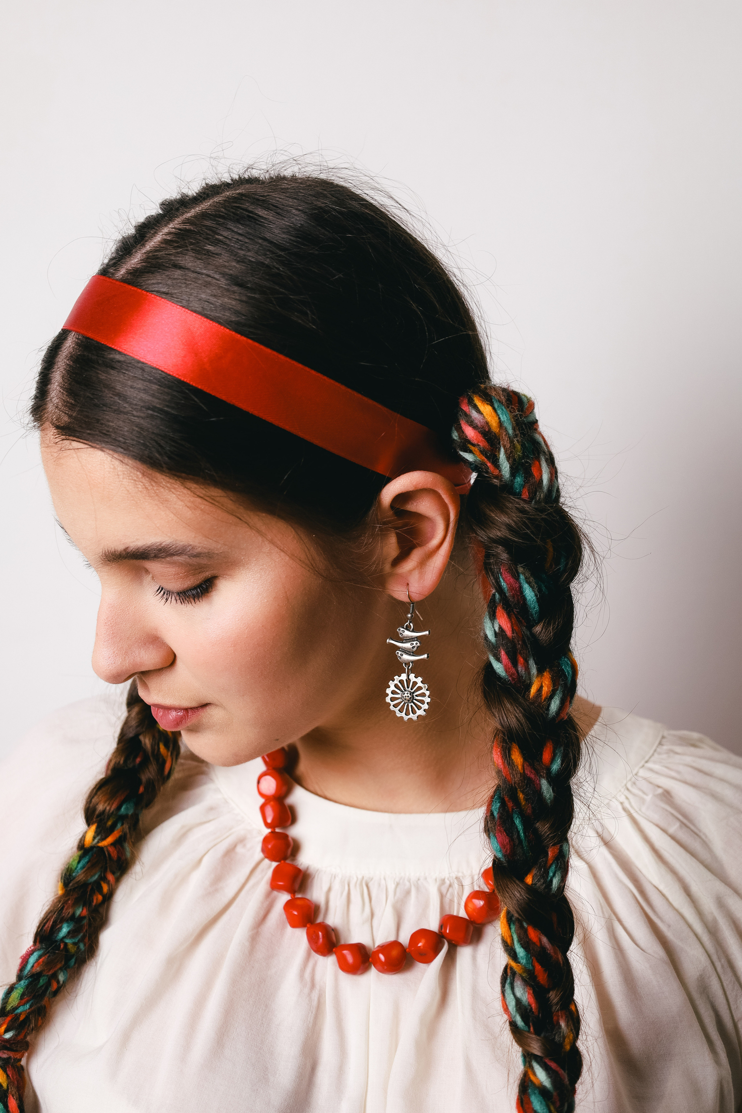 Anastasiya. As a symbol of Ukrainians in the fire of war. Photographer Marina Kravchuk