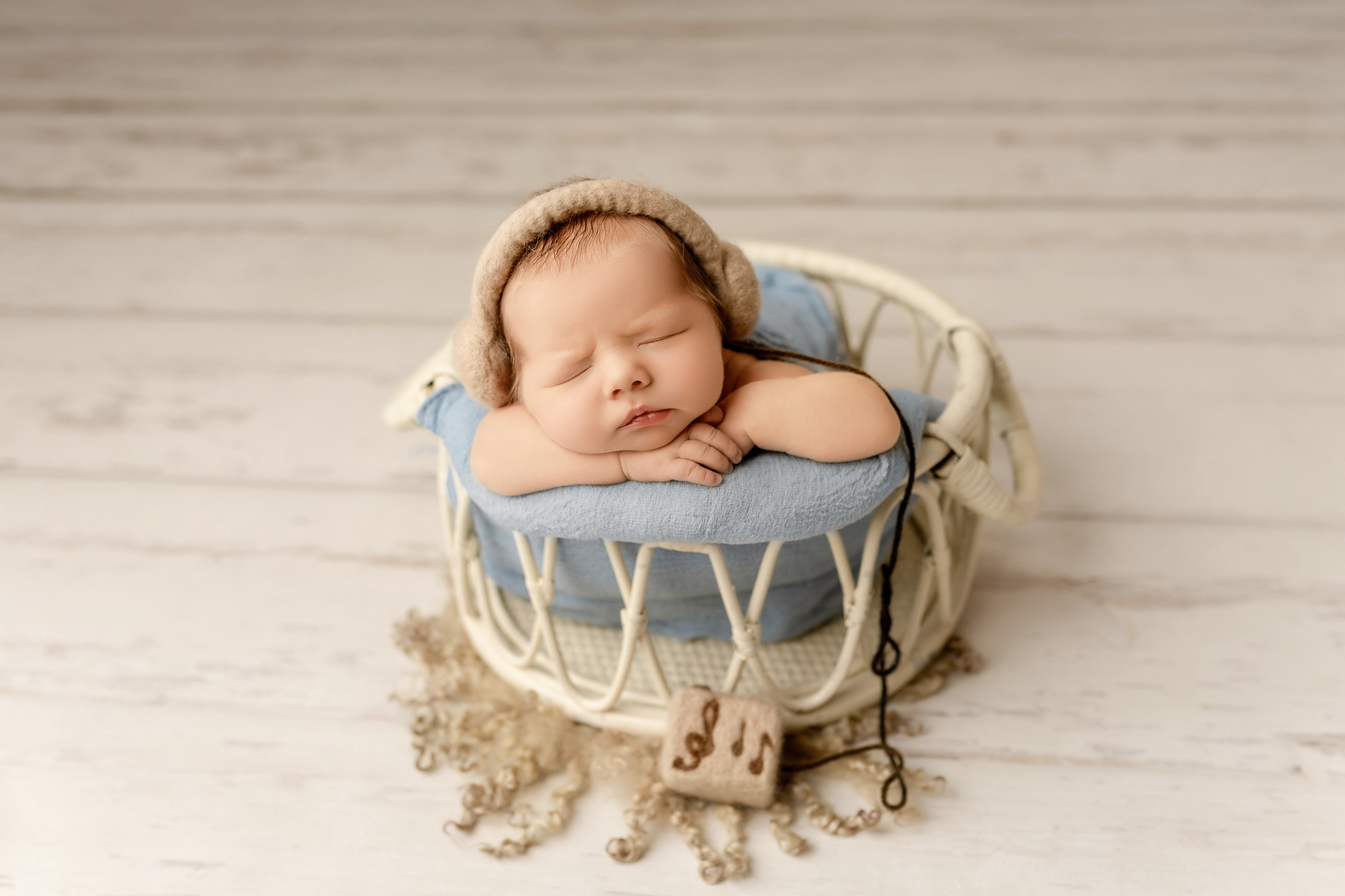 Esu Aleksandra naujagimių ir kudikių fotografė iš Vilniaus