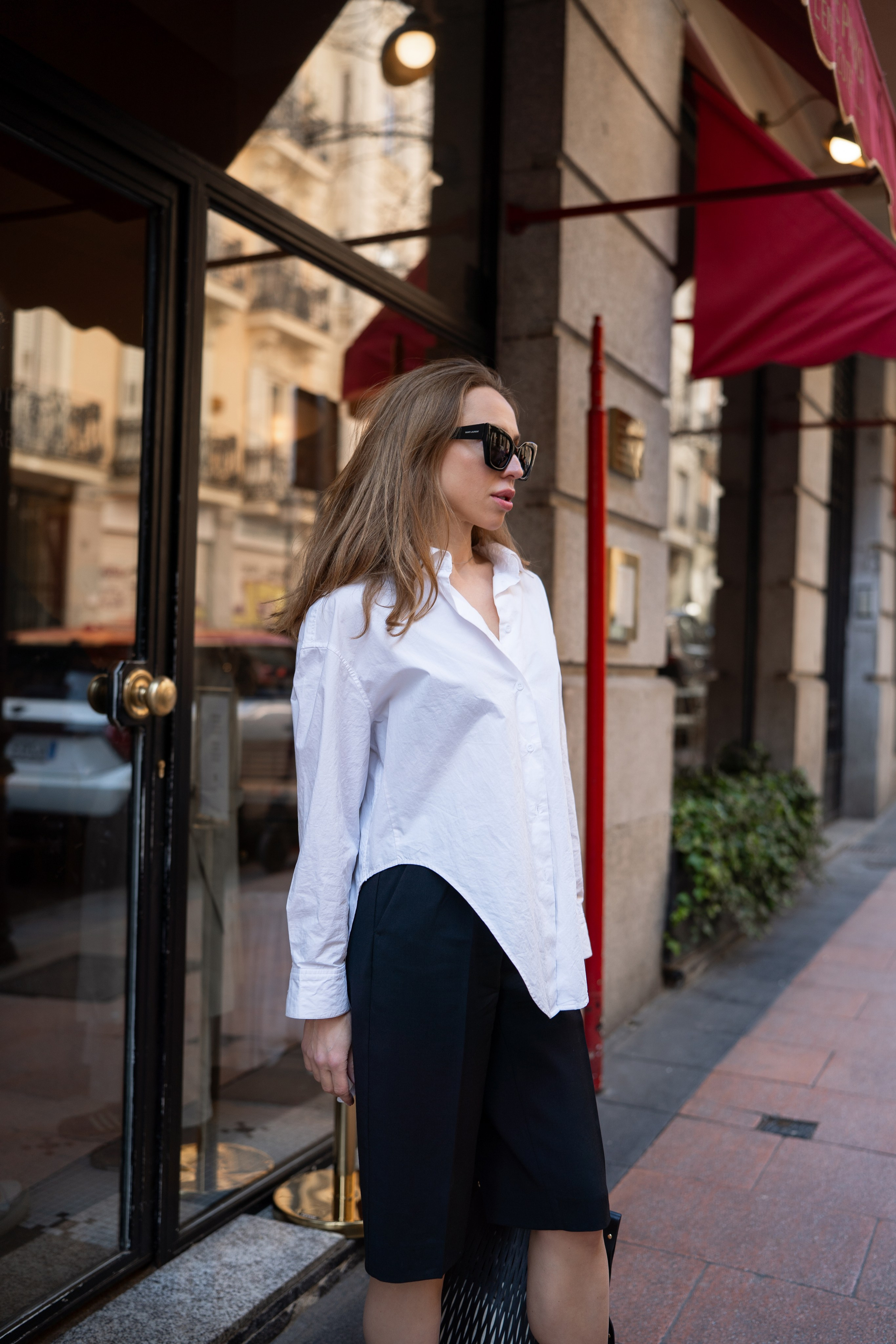 Milana — Street Style Photoshoot in Central Madrid. Fotógrafo en Madrid, España. Alyona Belyaninova