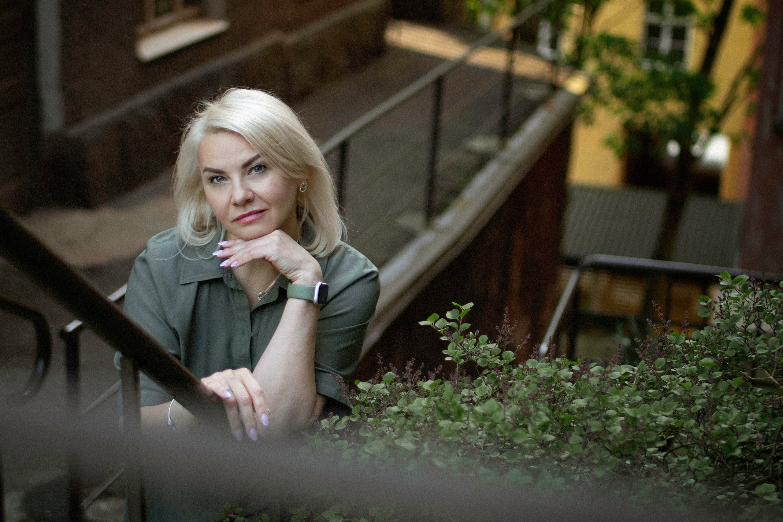 Nataly. Elämäntyylivalokuvaaja Turku. Tallentan tunteet kuvaan