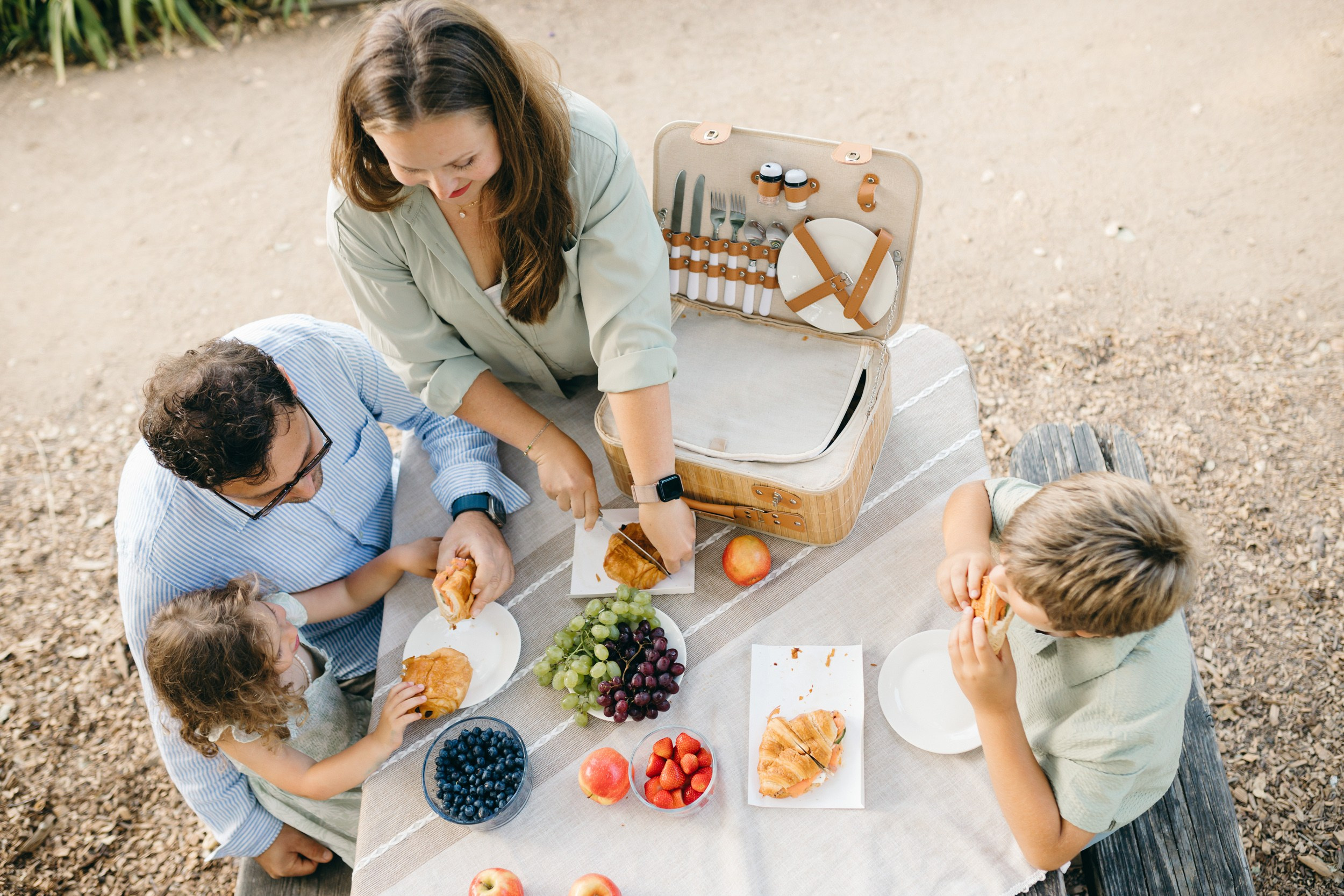 Elizabeth F. Gamble Garden, Palo Alto. Maternity, newborn photographer in the Bay Area|Iryna Rakivnenko