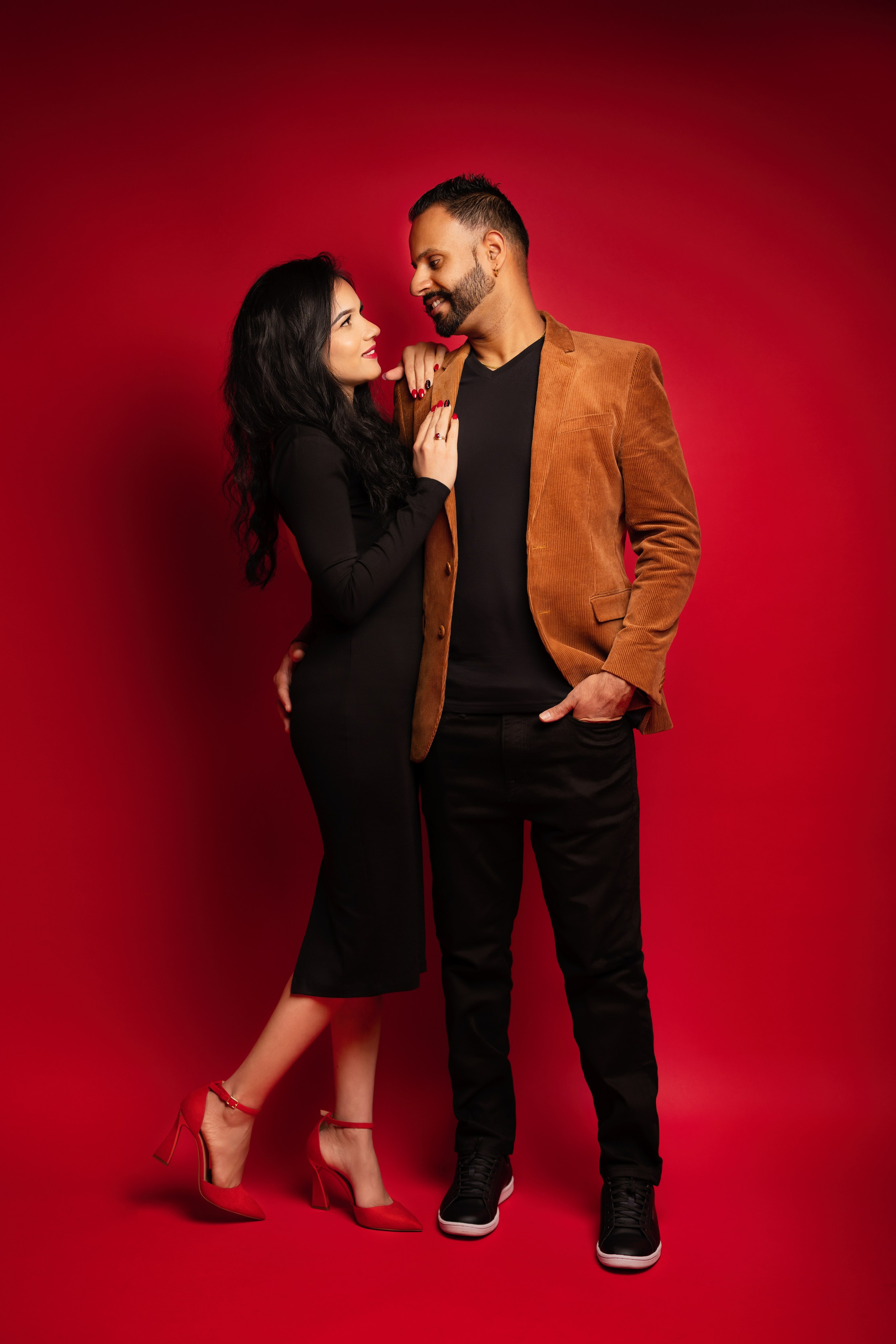 Baiwinder and her husband. Wedding & family photography in Seattle area. Helen Michelle photographer