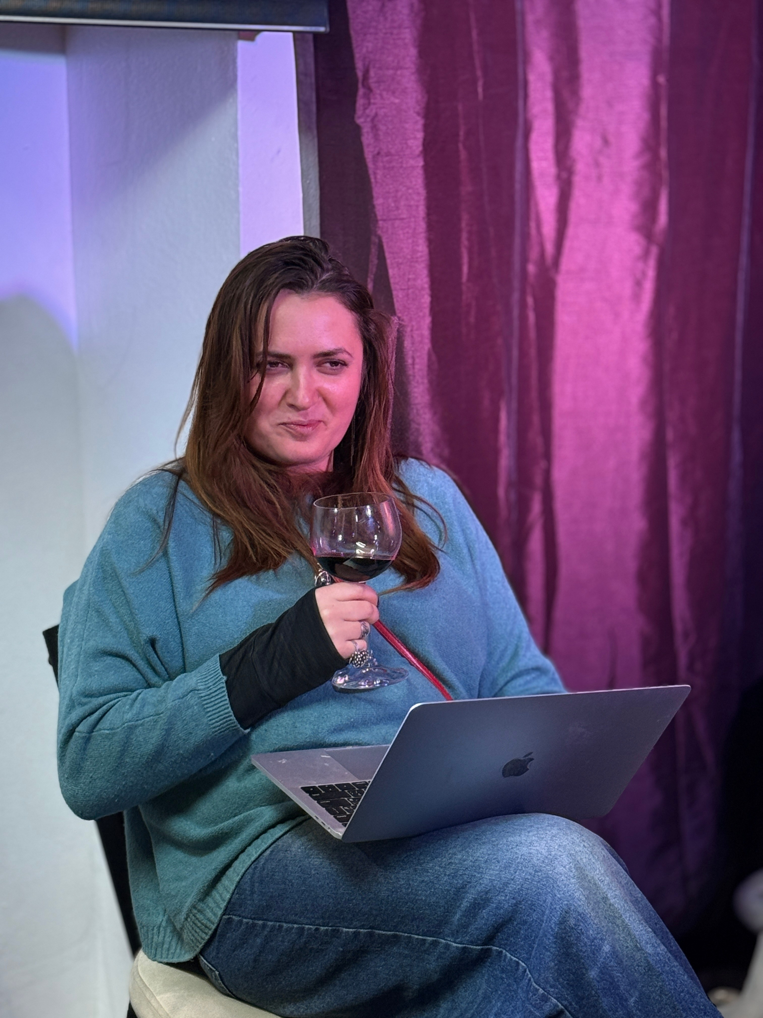 Фоторепортаж вистави у Будві. Портретний фотограф Альона Новгородцева