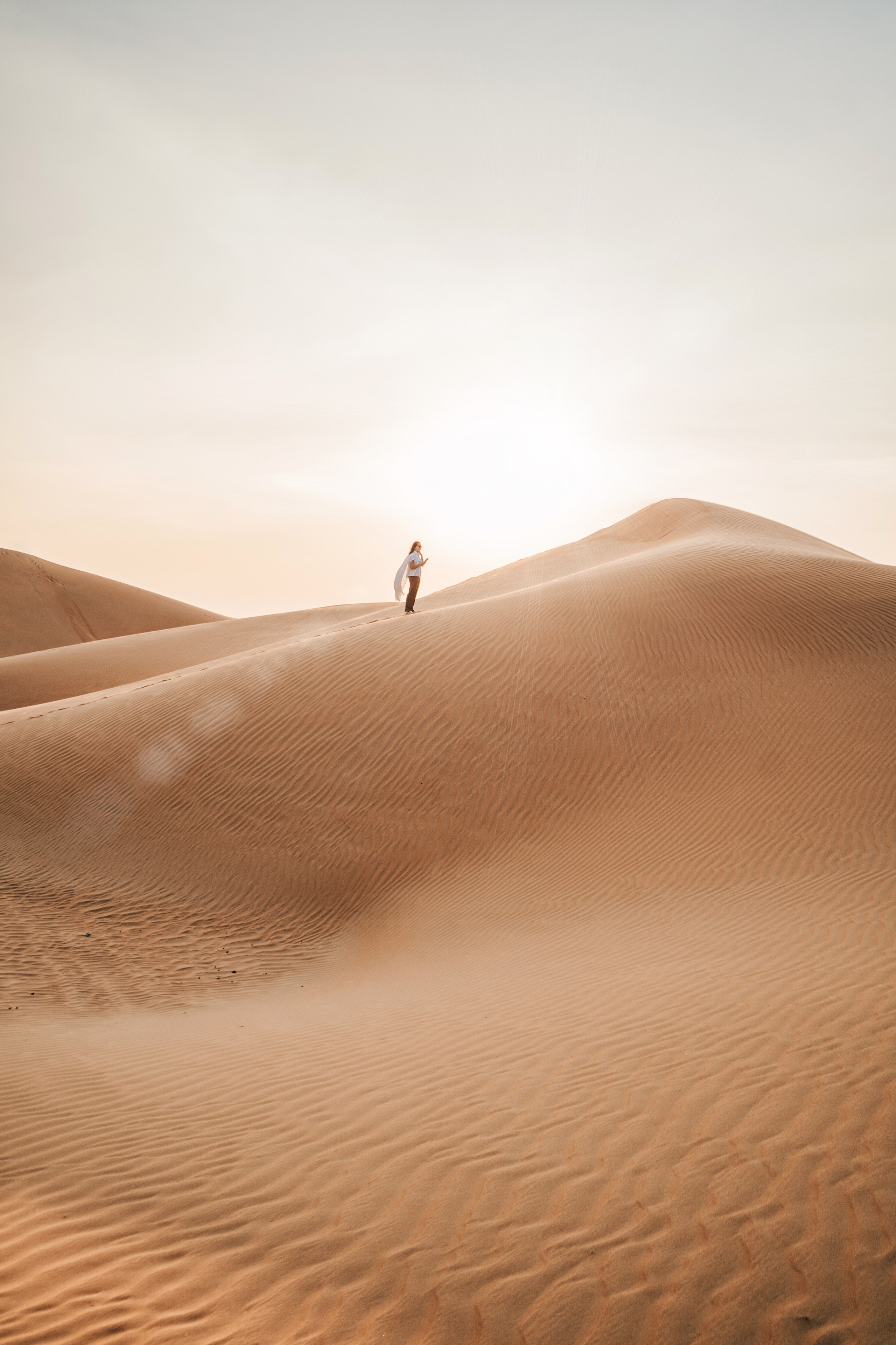 Desert in Abu Dhabi. Desert Dubai. Photo shooting in the Arabian desert. Booking a photo shoot in the UAE. Shooting in the desert