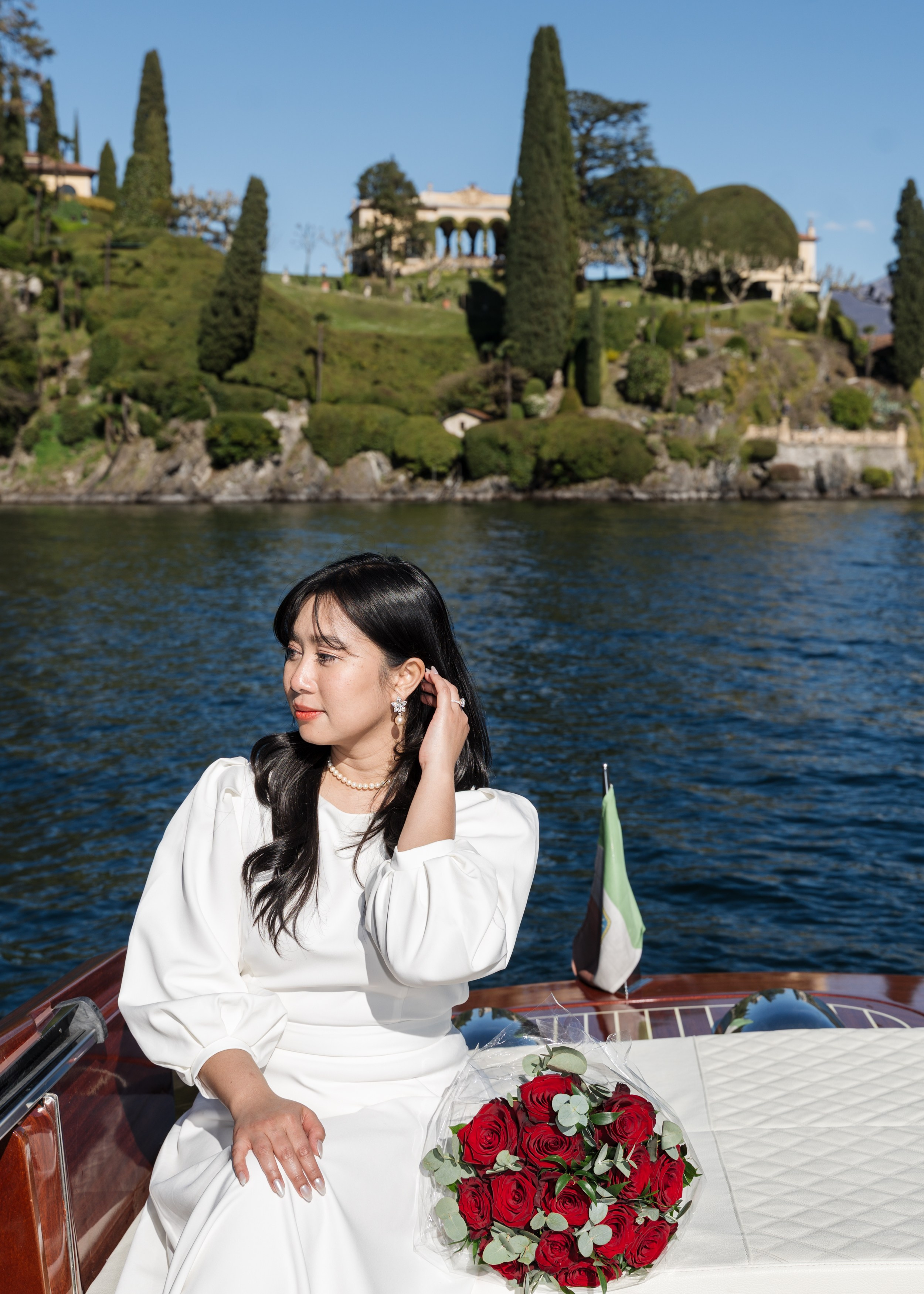 Secret Proposal on a Boat in Lake Como. Proposal Photographer in Lake Como
