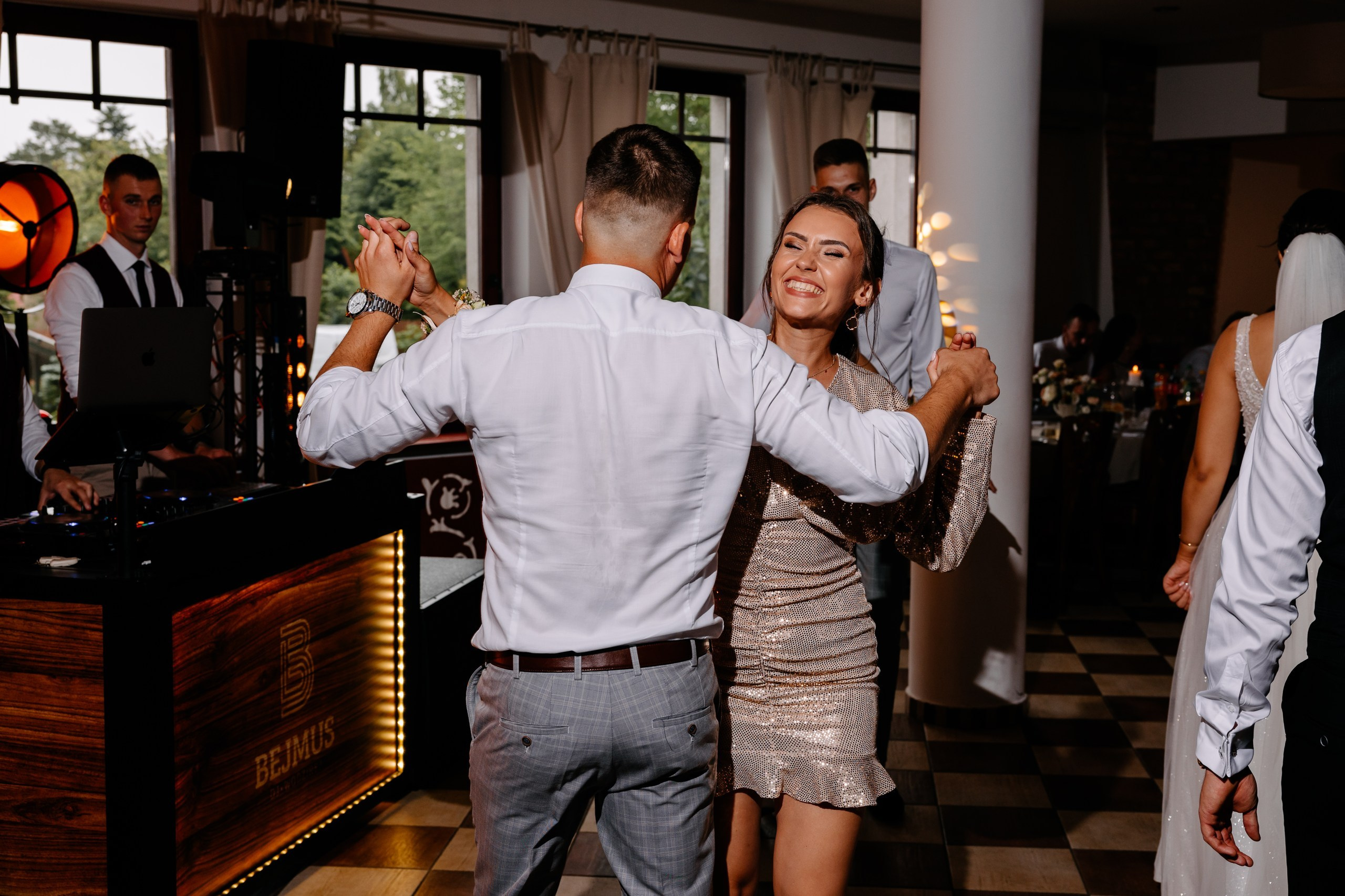 Klaudia ♡ Adrian. Fotograf Ślubny Warszawa - Sesje Biznesowe Rodzinne Eventy