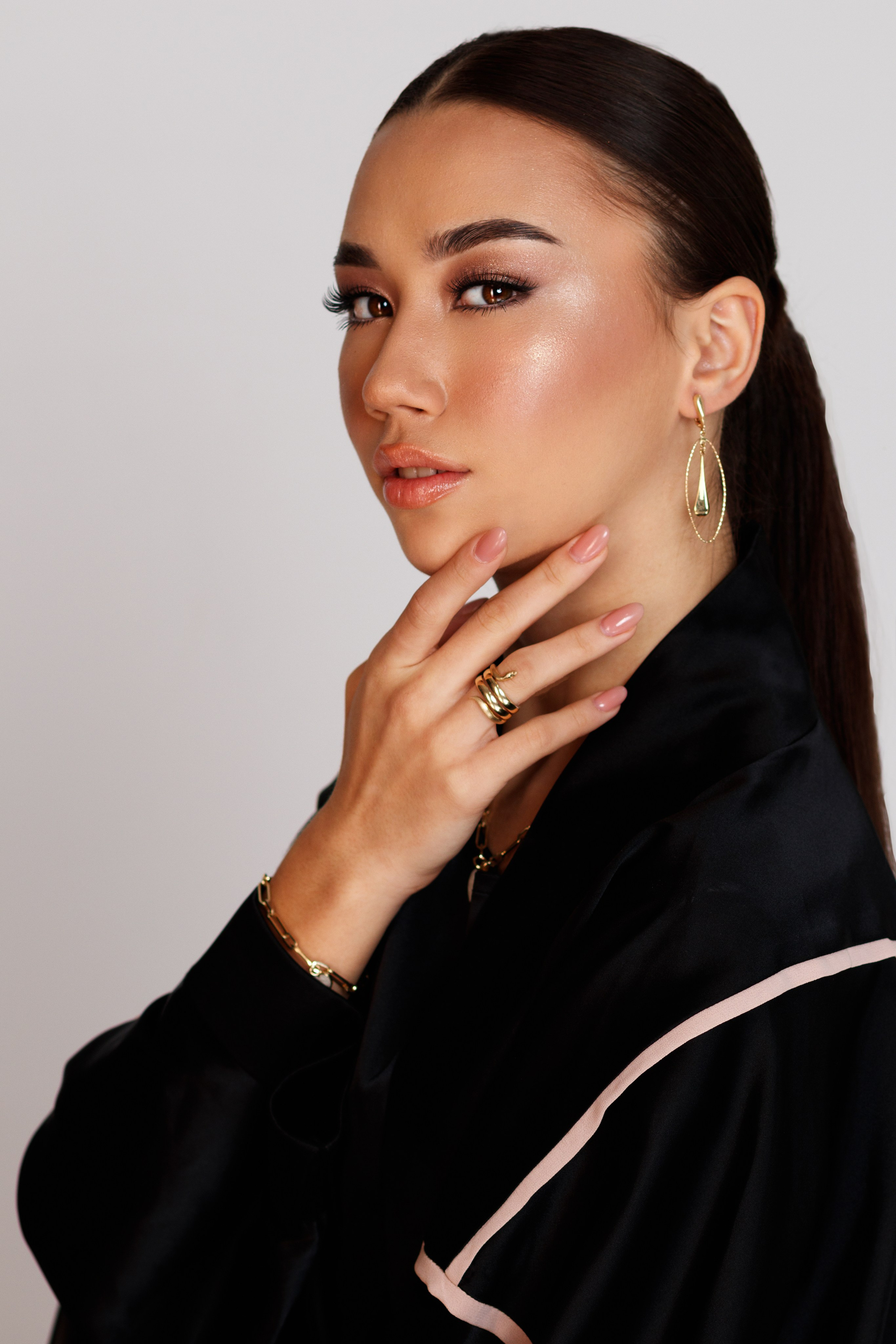 Сьемка для ювелирного бренда. Портретный фотограф Нигинахон Исматуллаева в Ташкенте