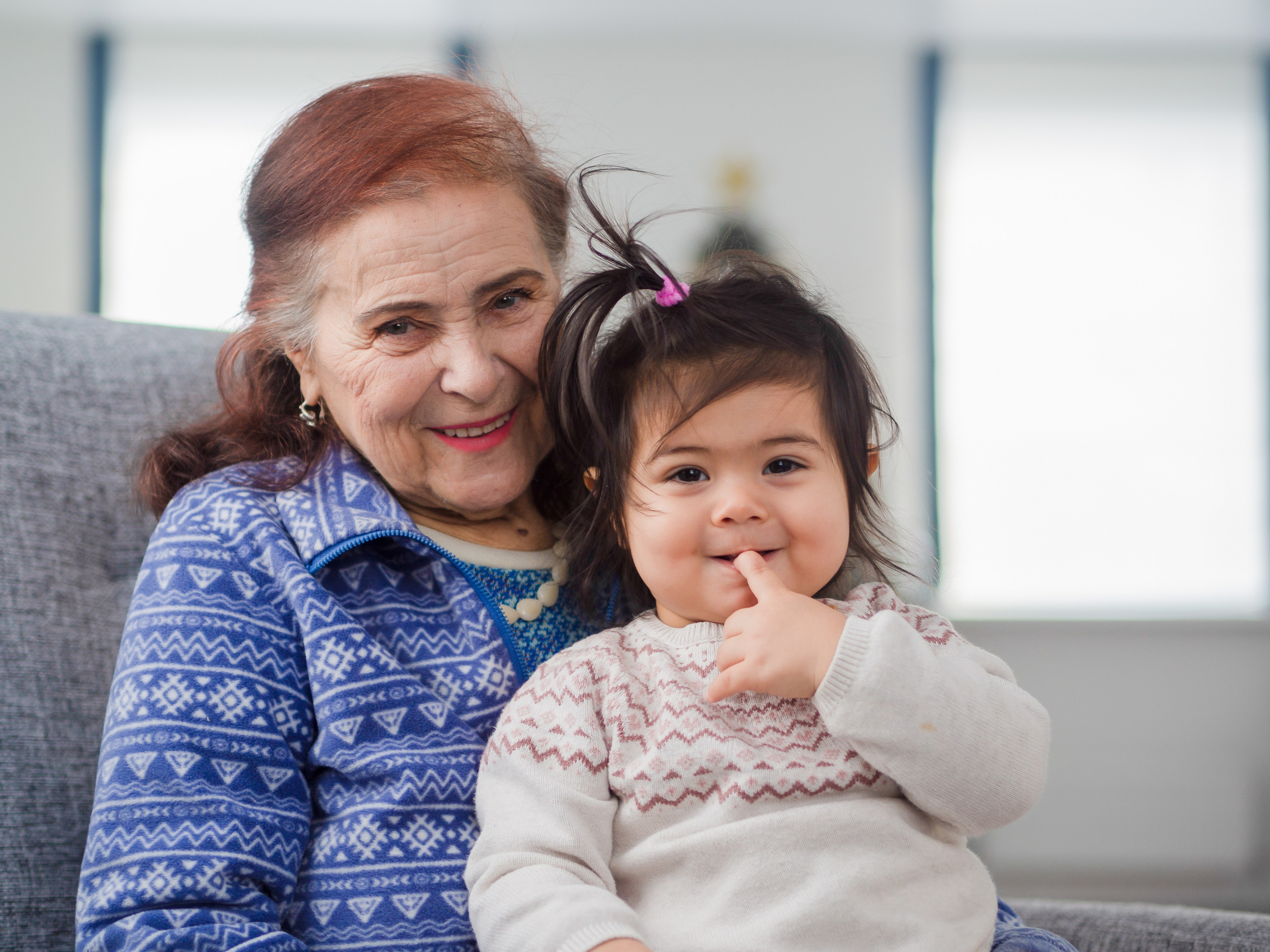 Lida & her family. Photographer in Los Angeles. Julia Ishmuratova