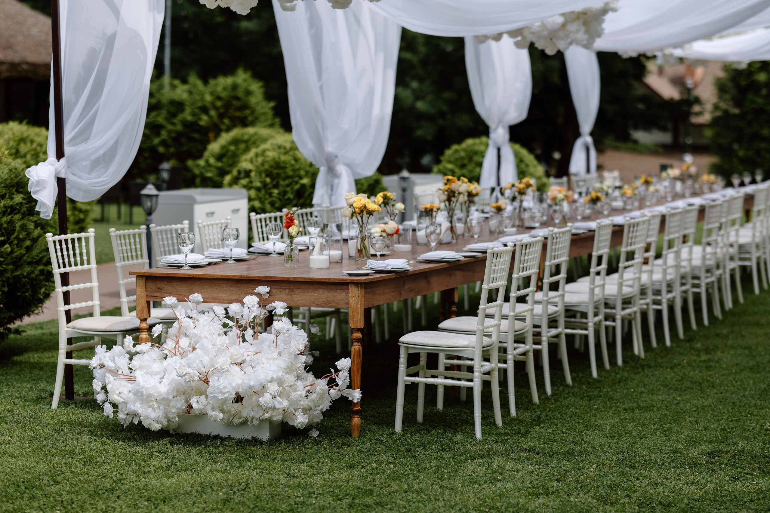 Corina & Dumitru. Main