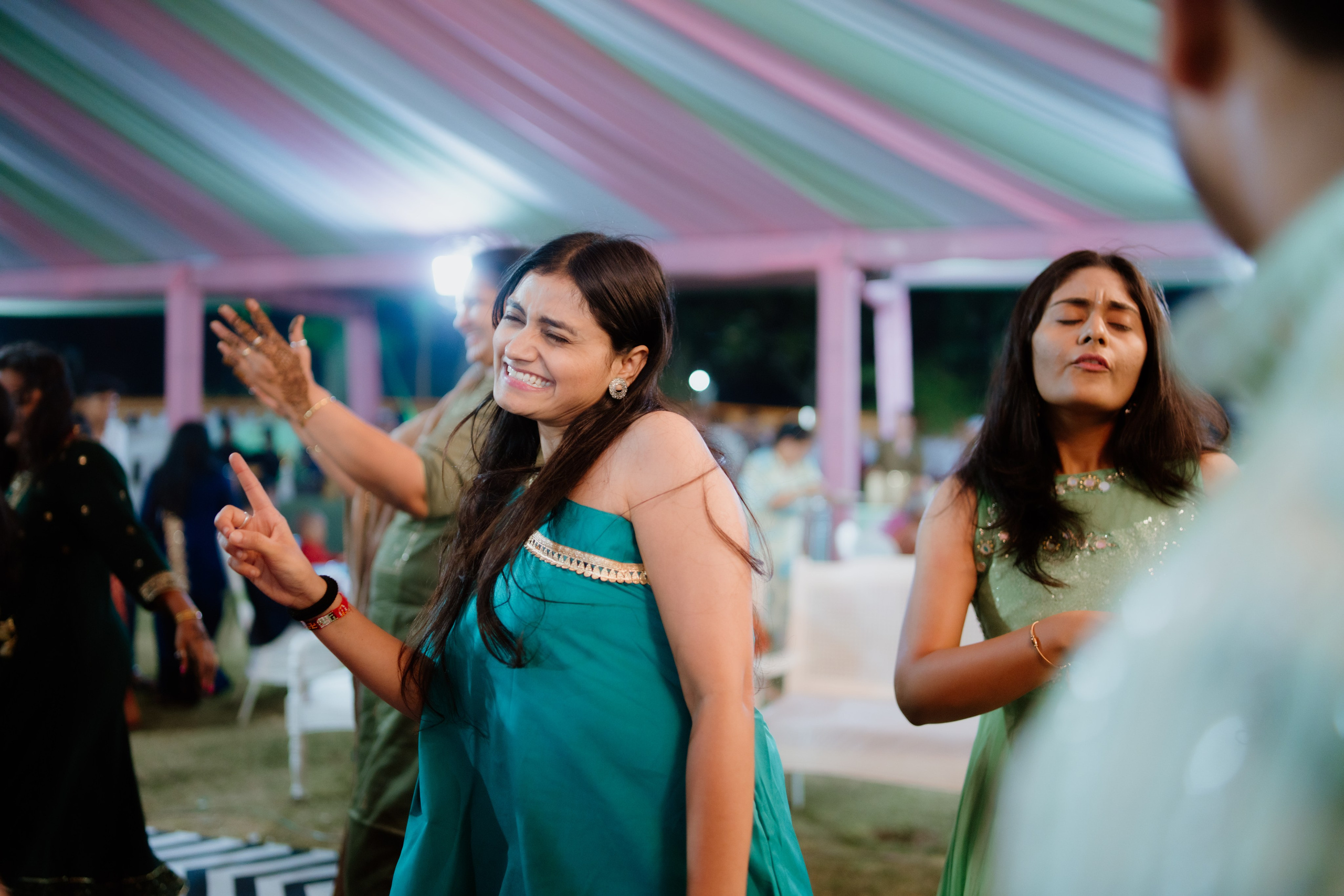 WEDDINGS. Love Emotions Weddings