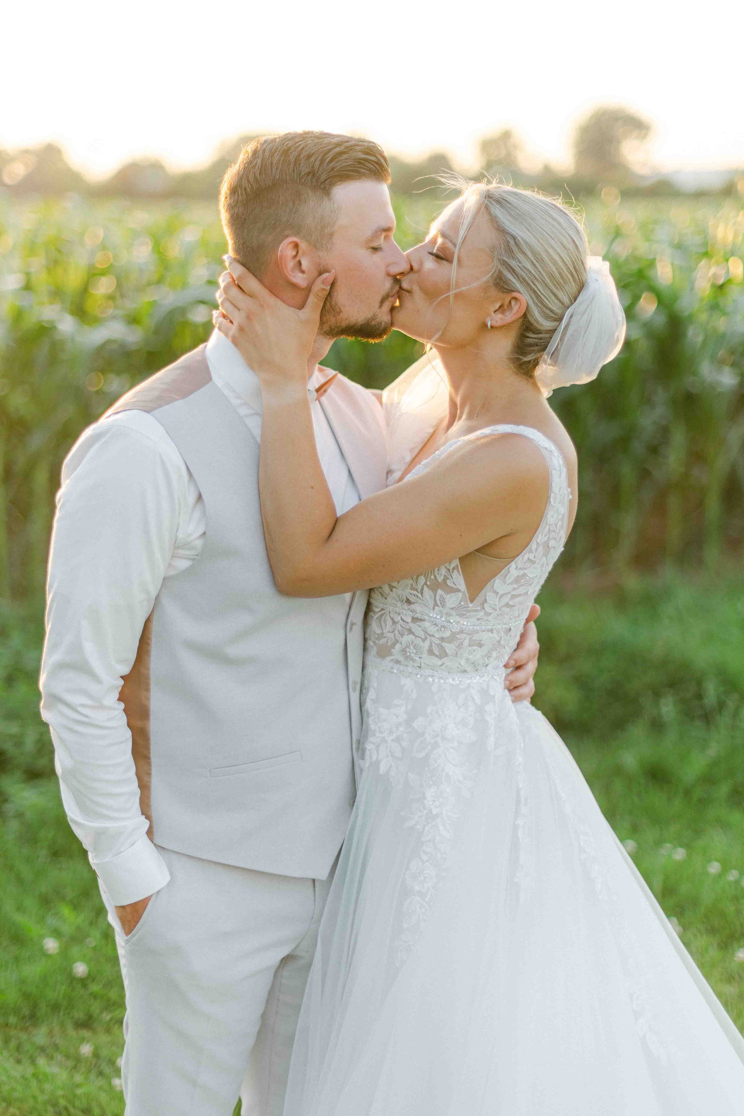 sonnenuntergang fotoshooting bei hochzeit im ak happiness 