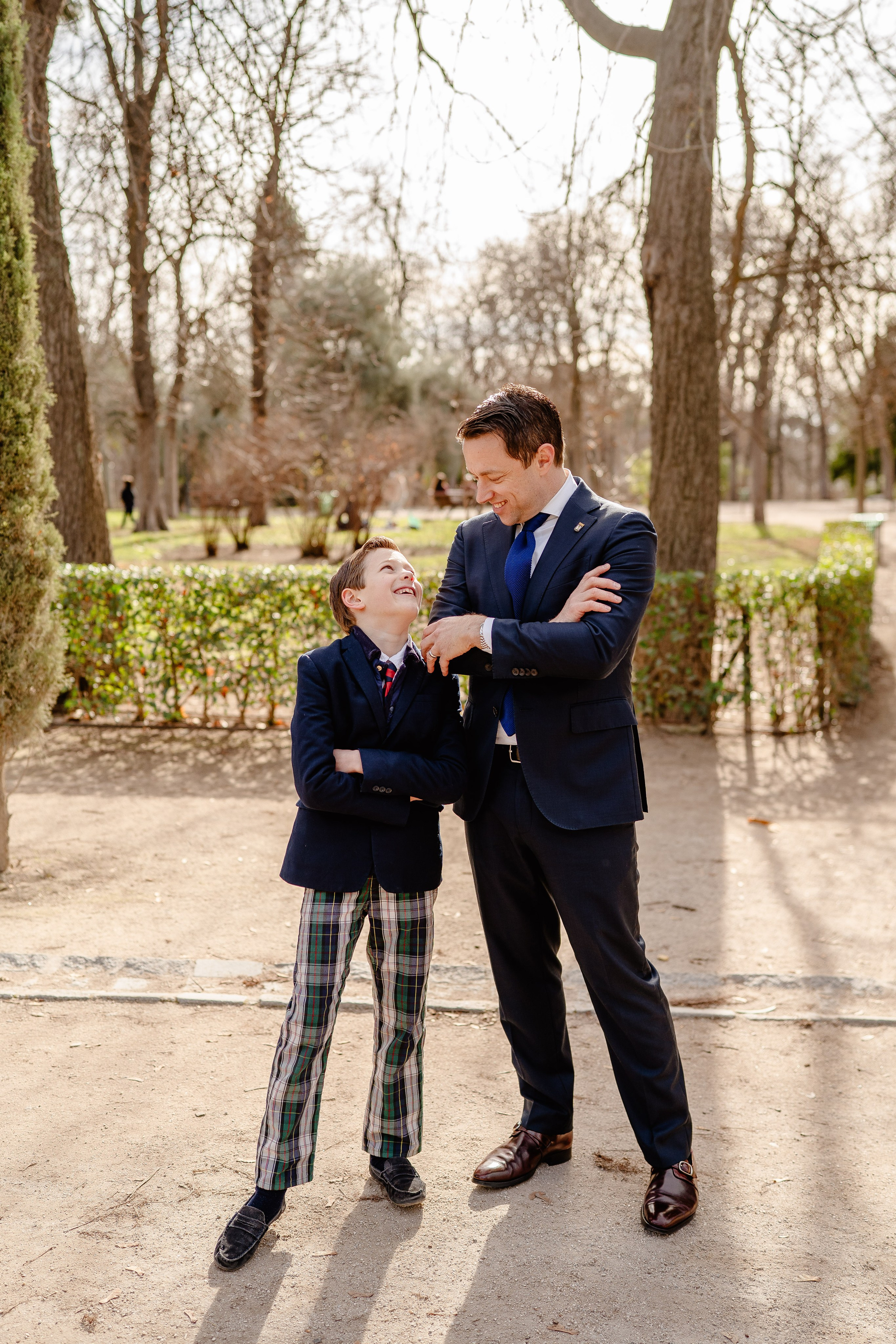 Family photoshoot in Retiro Park. Madrid Photographer for Proposals, Engagements & Families | Anya Petrova