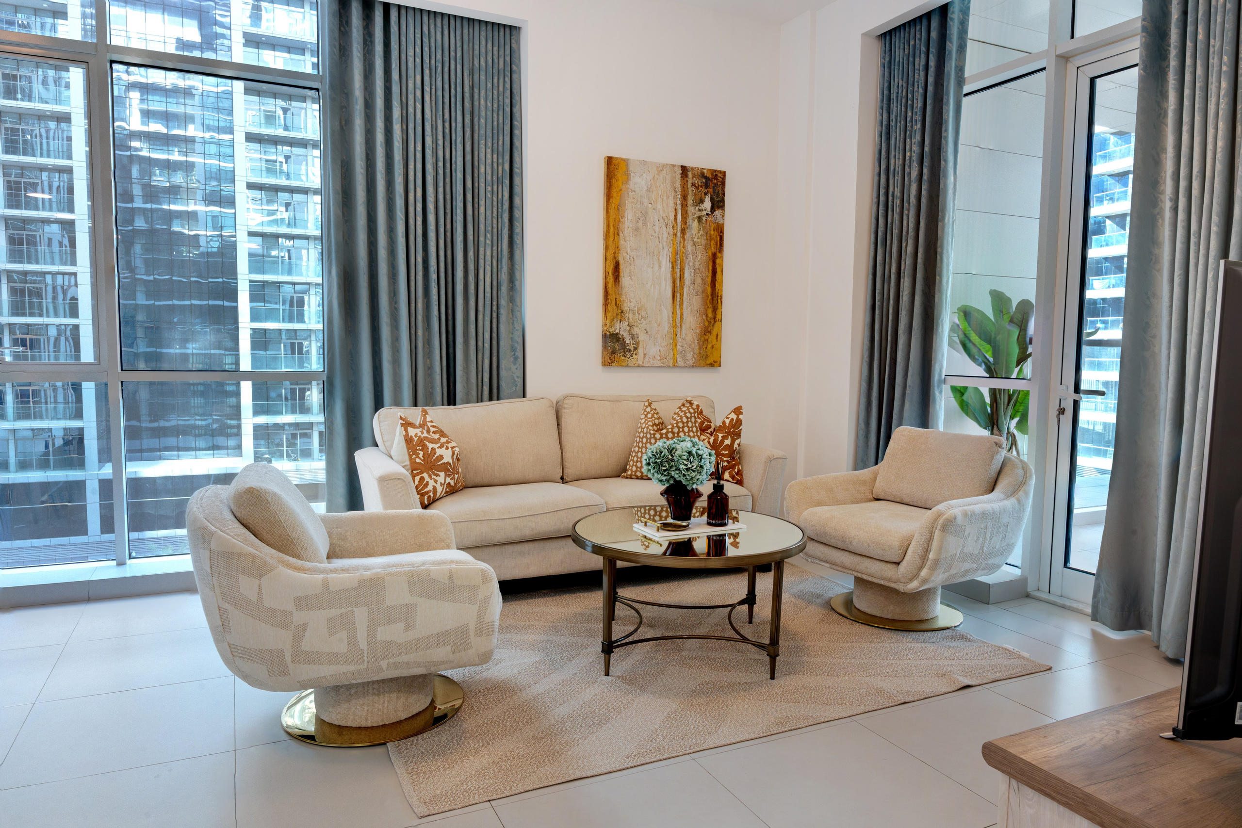 INTERIOR. Photo and video production. Editing & retouching services. Training