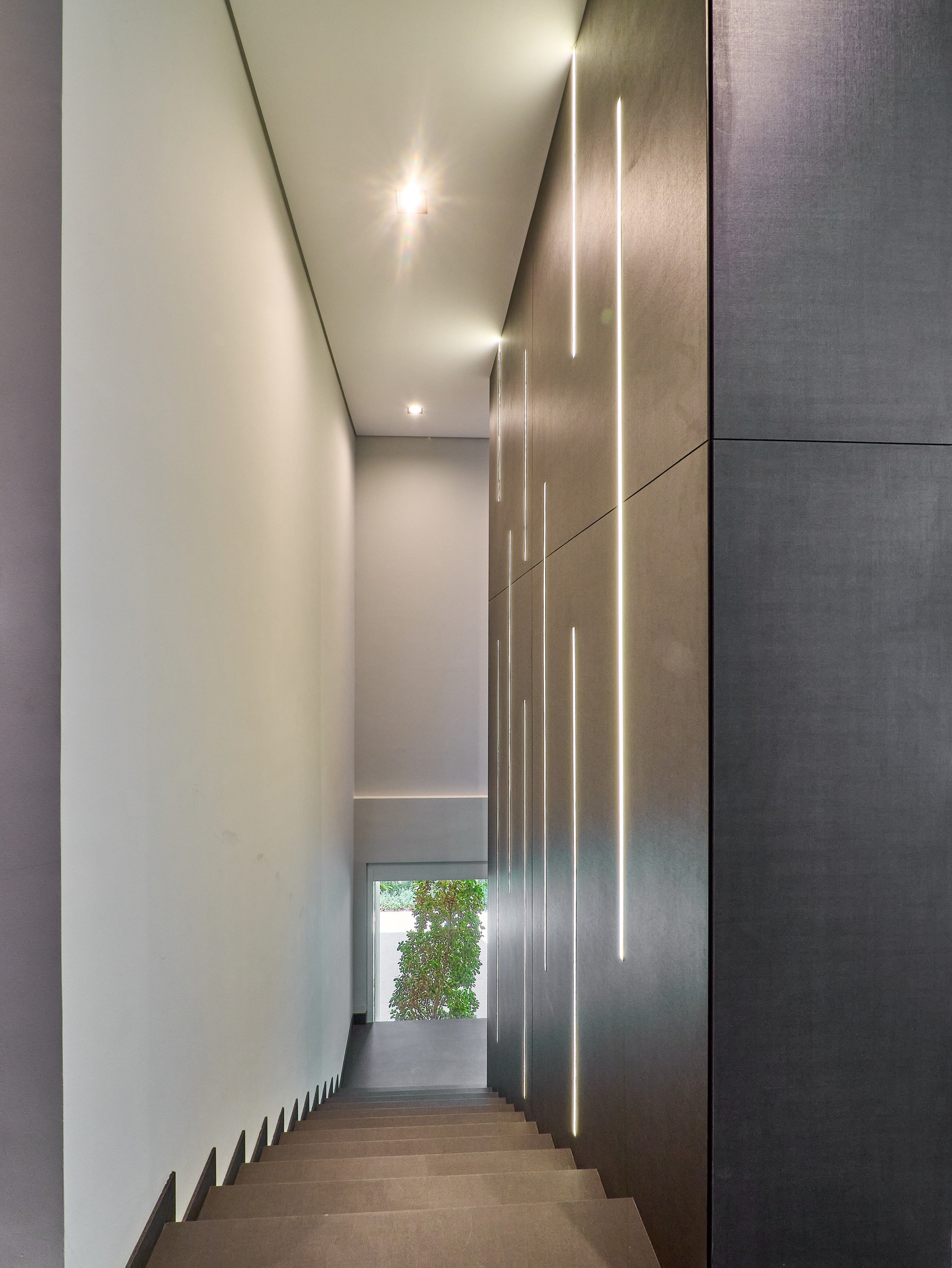 Real Estate Photography in Dubai — Interior & Villa Photos for Bayut, Airbnb, Property Finder. Hotel Photographer in Dubai — Interiors & Commercial by Oleg Novikov