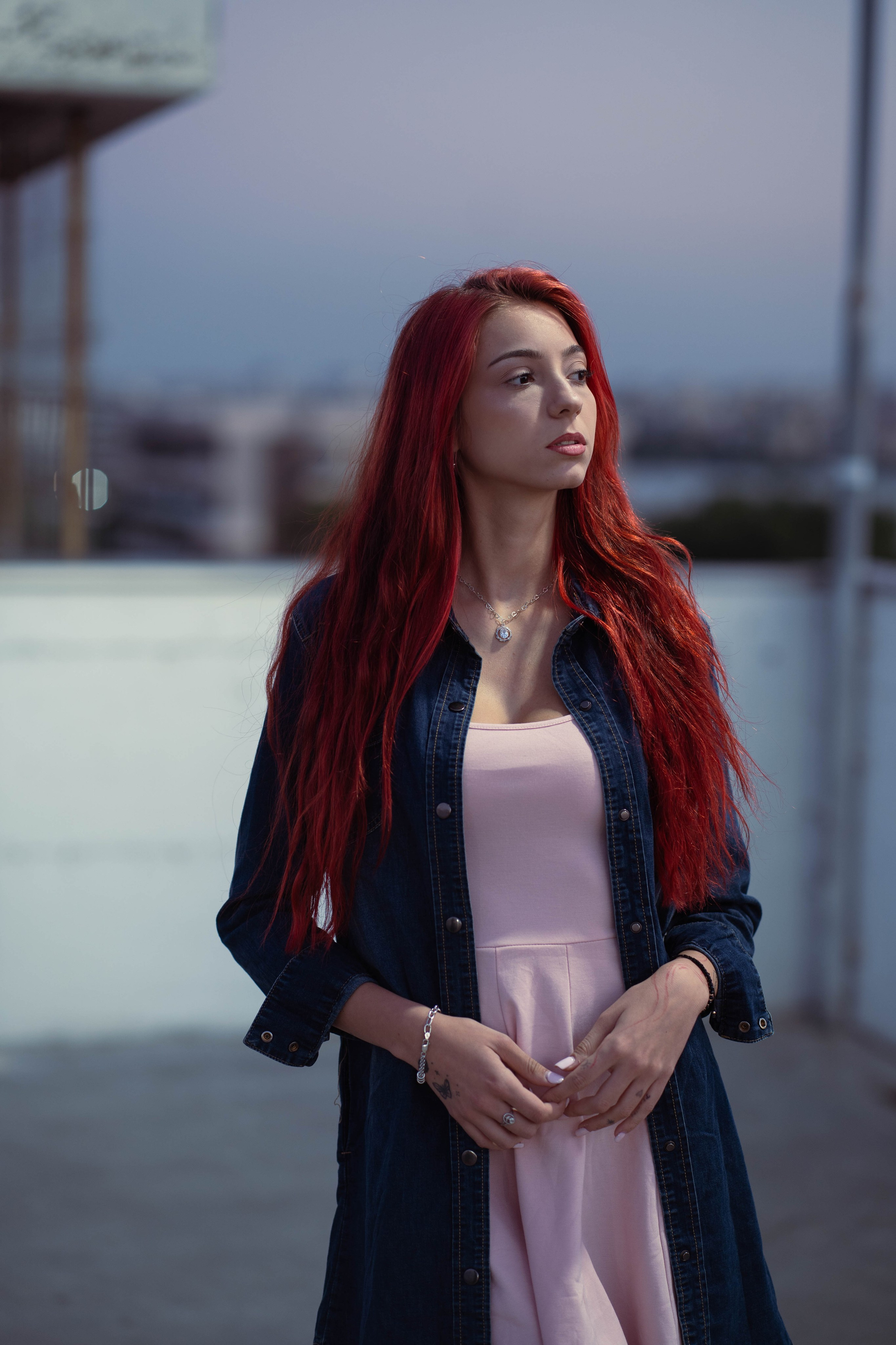 Portraits on location. Antoine Bugheanu — Fotograf editorial și de portret cu sediul în România, specializat în fotografie editorială, de studio și comercială