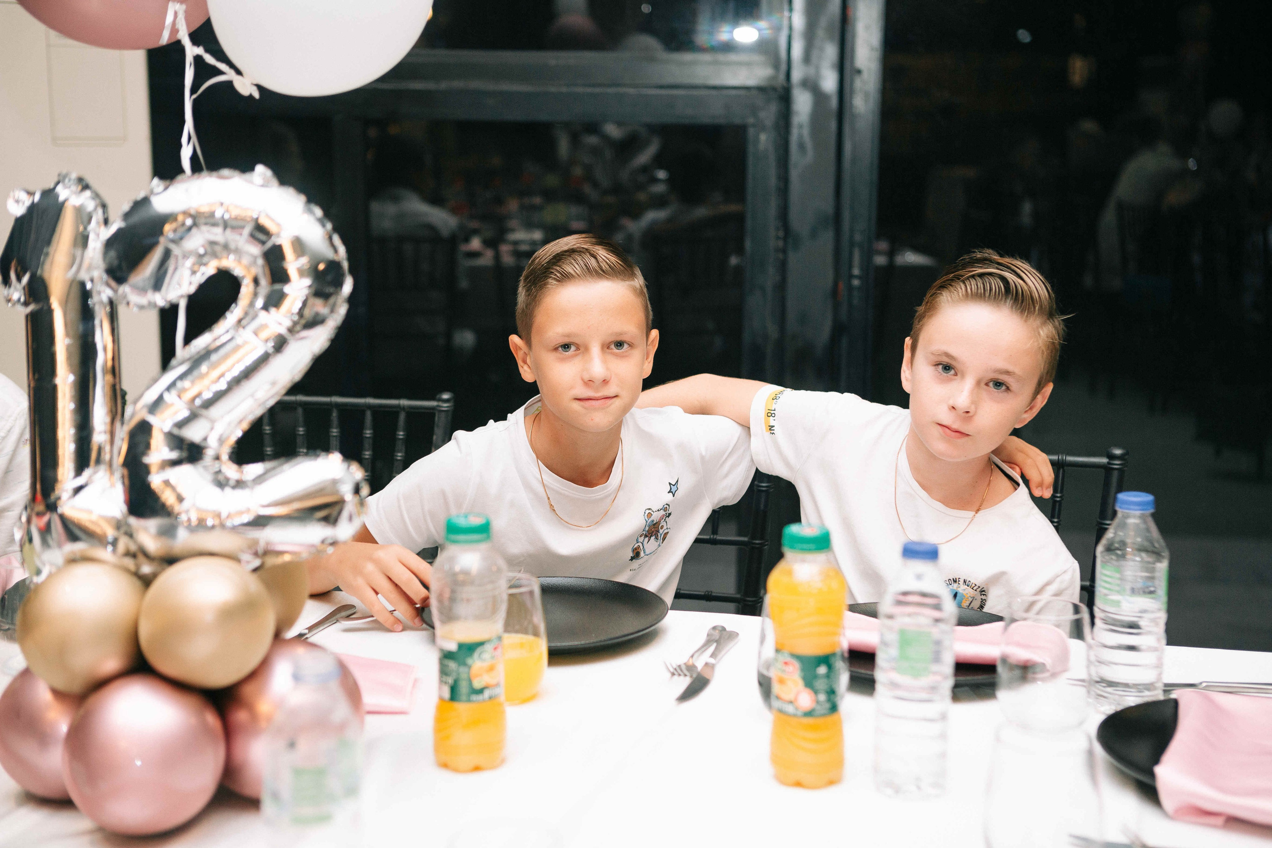 PARTY WITH FRIENDS. Https://shi-photo.com/