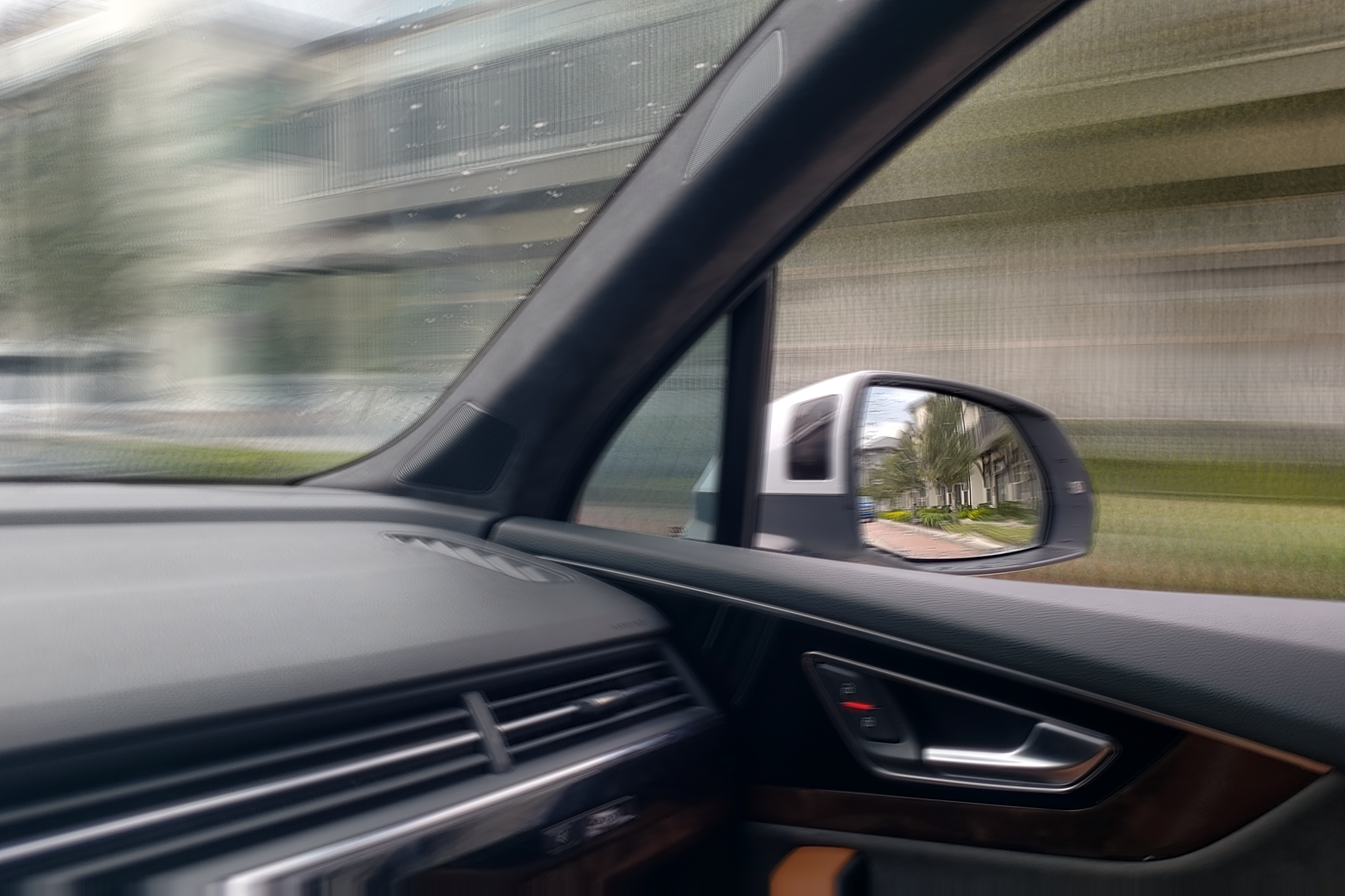 Charming Streetscape. Ксения Мирная — Фотограф, с которым вы напишете вашу историю…