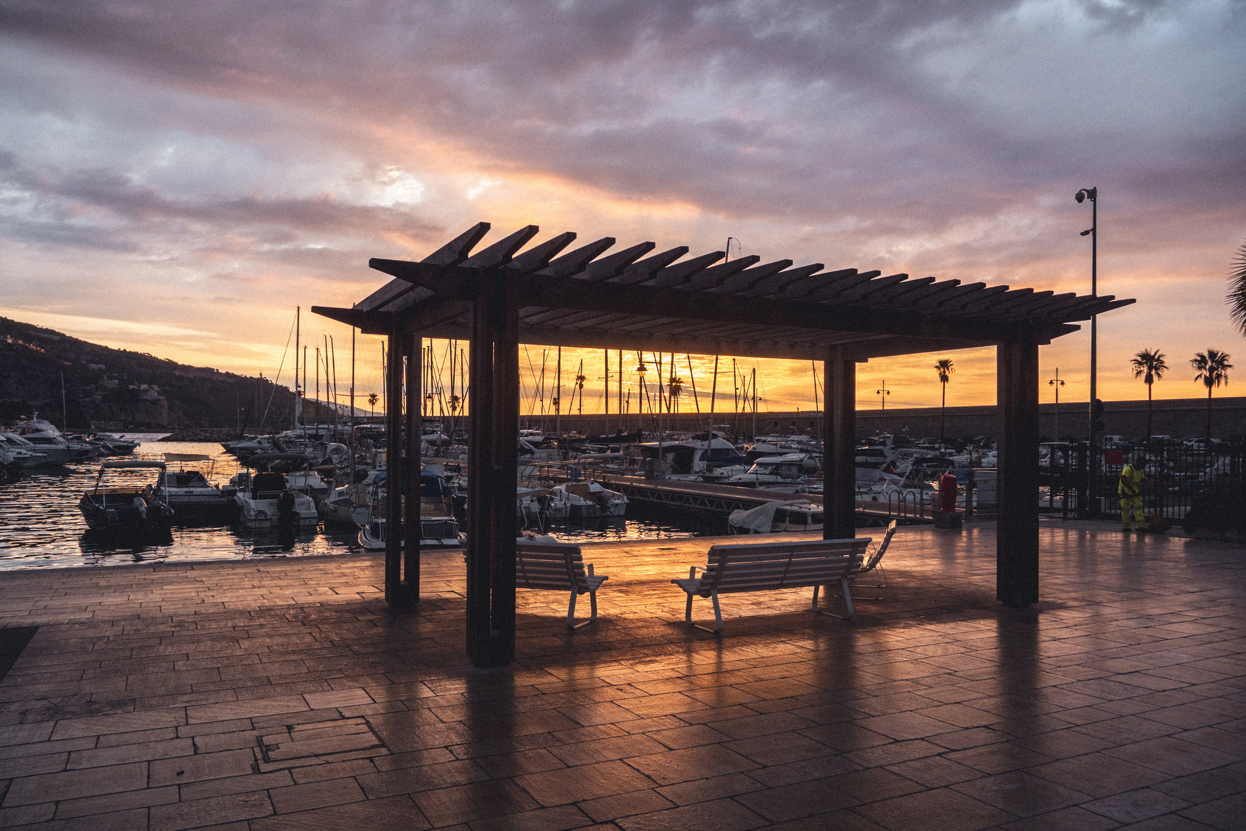 Lever de soleil à Menton. Photographe sur Cote d’Azur. Portraits de familles, couples, enfants, événements