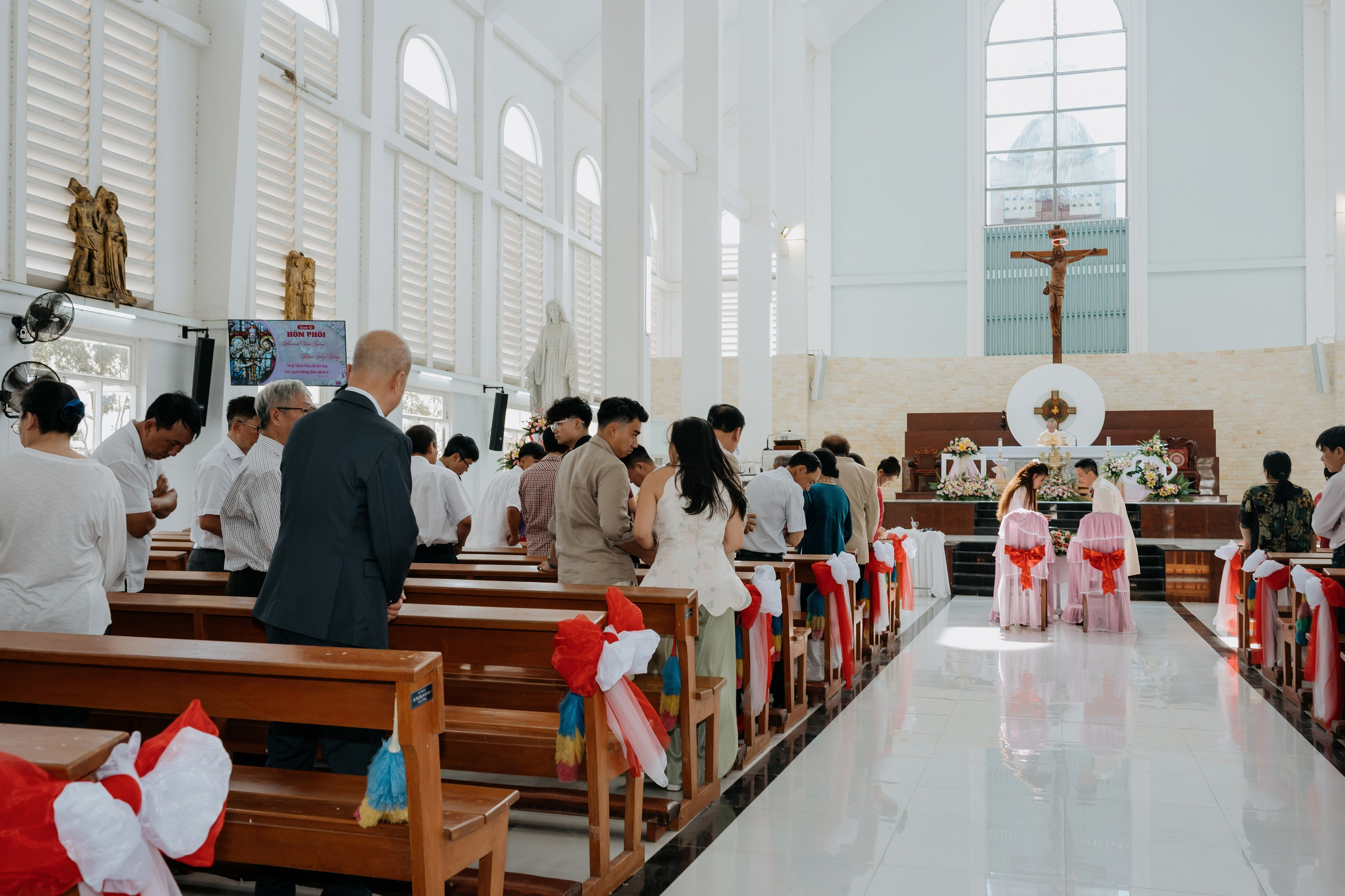 Church Wedding / TRANG & TUONG. Saigon Wedding Present | Art Beyond Moments