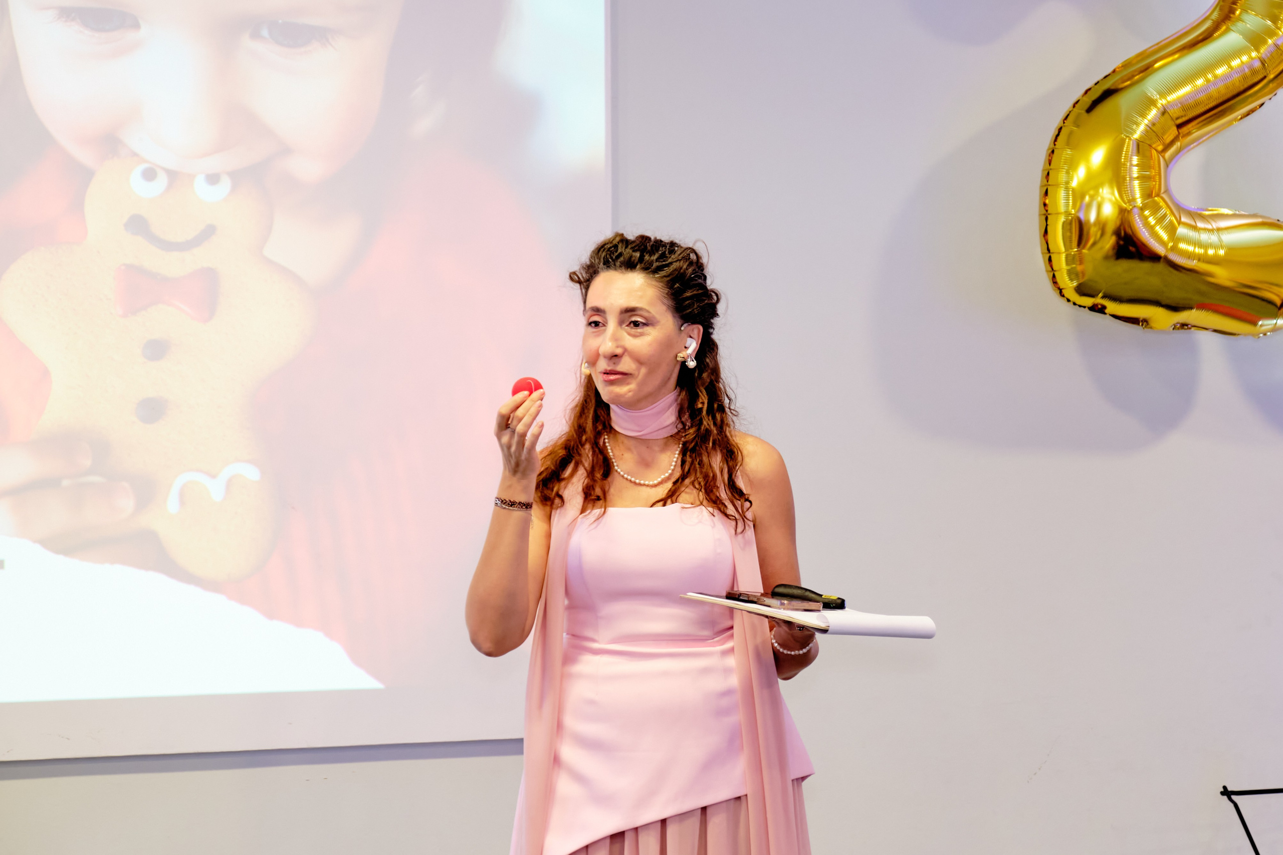 Фоторепортаж з благодійного Новорічного балу у Чорногорії. Портретний фотограф Альона Новгородцева