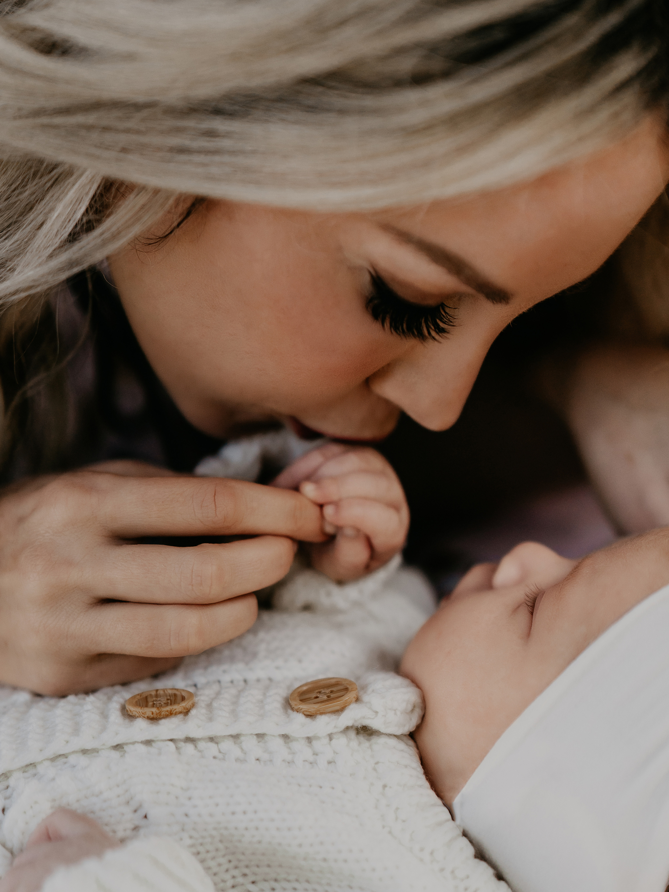 Alyson. Modern maternity photographer in Long Island New York