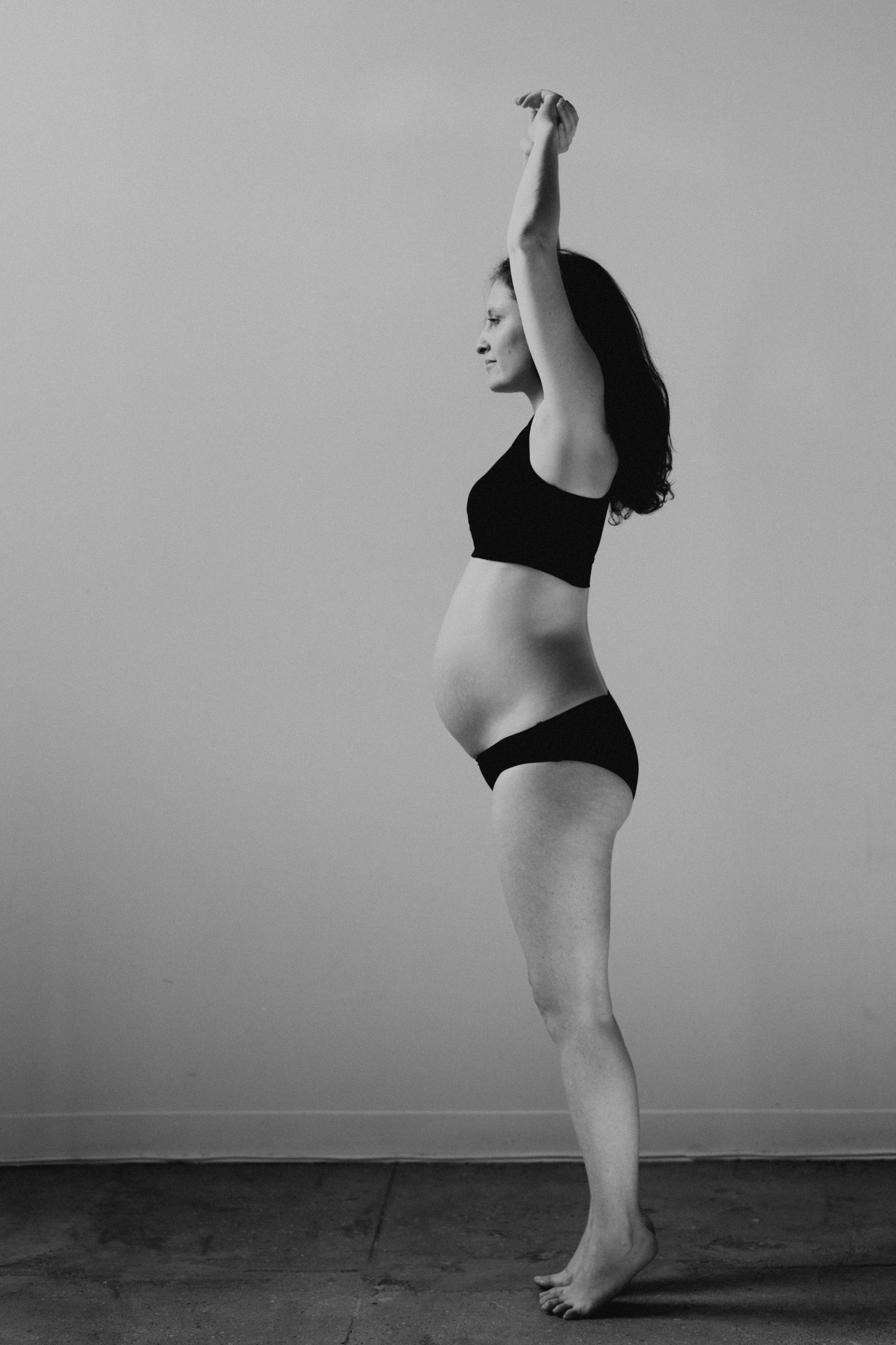 Hannah. Modern maternity photographer in Long Island New York