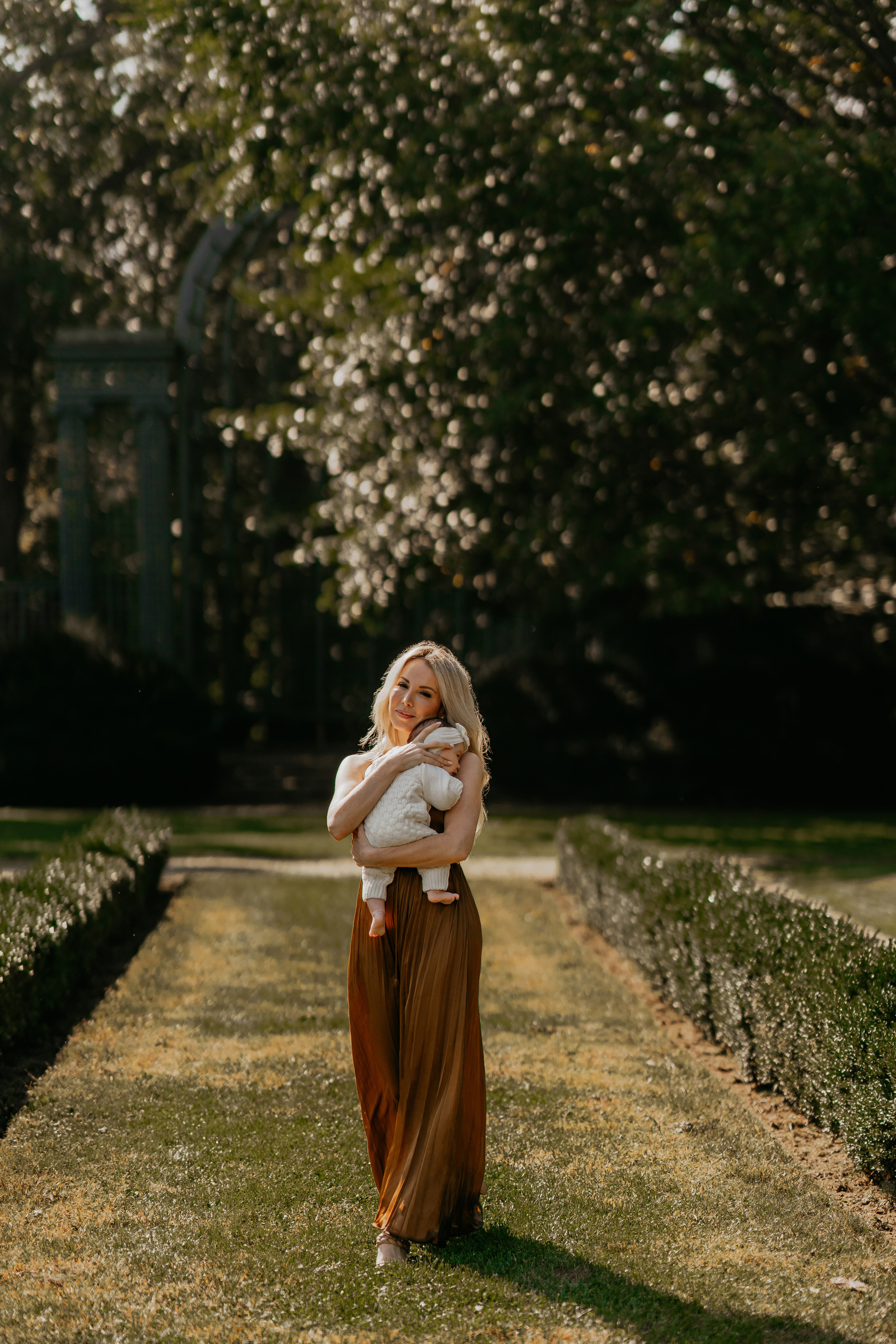 Alyson. Modern maternity photographer in Long Island New York