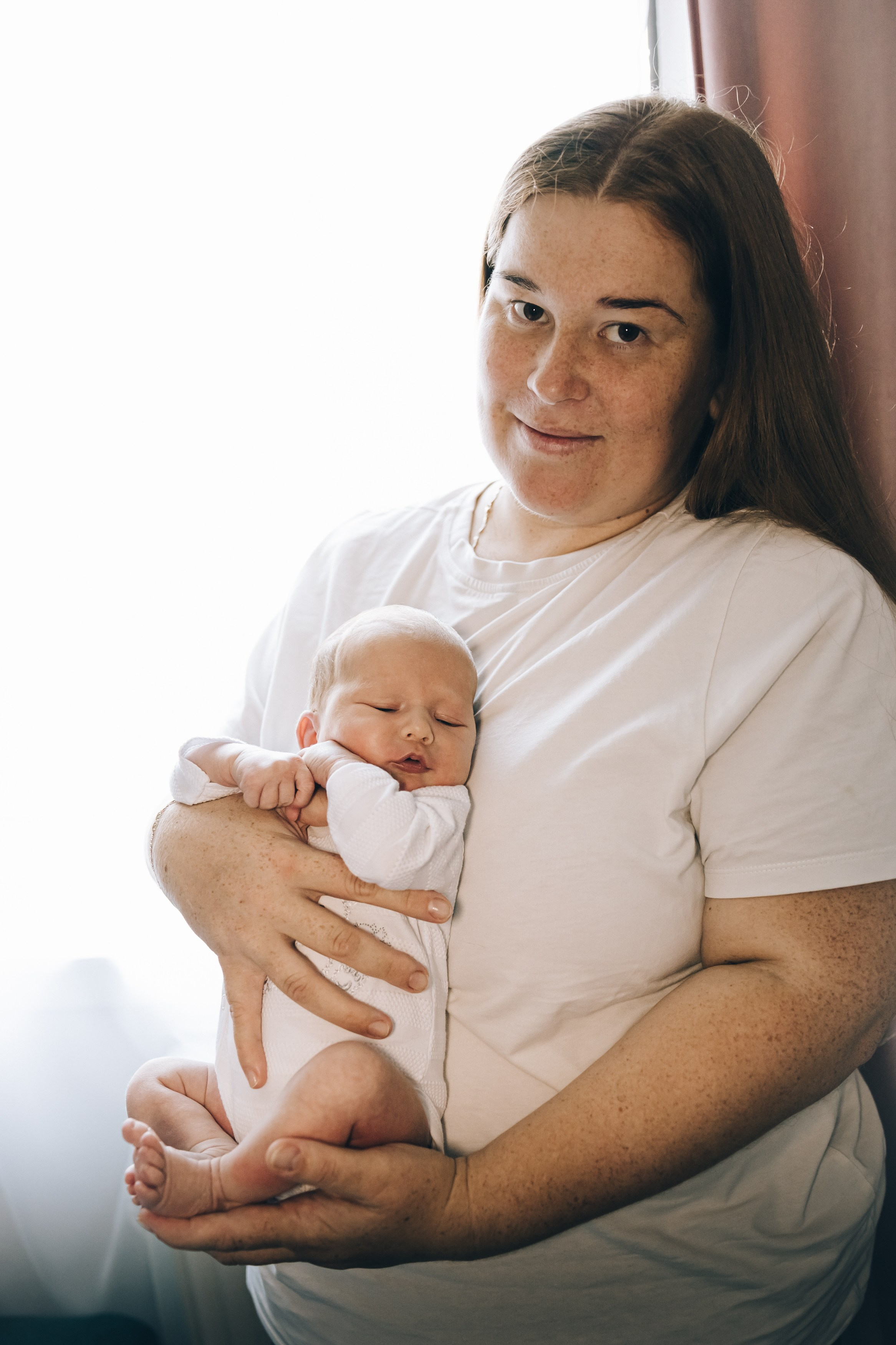 Newborn focení. Lifestyle a rodinná fotografka v Pisku Oxana Telupilova