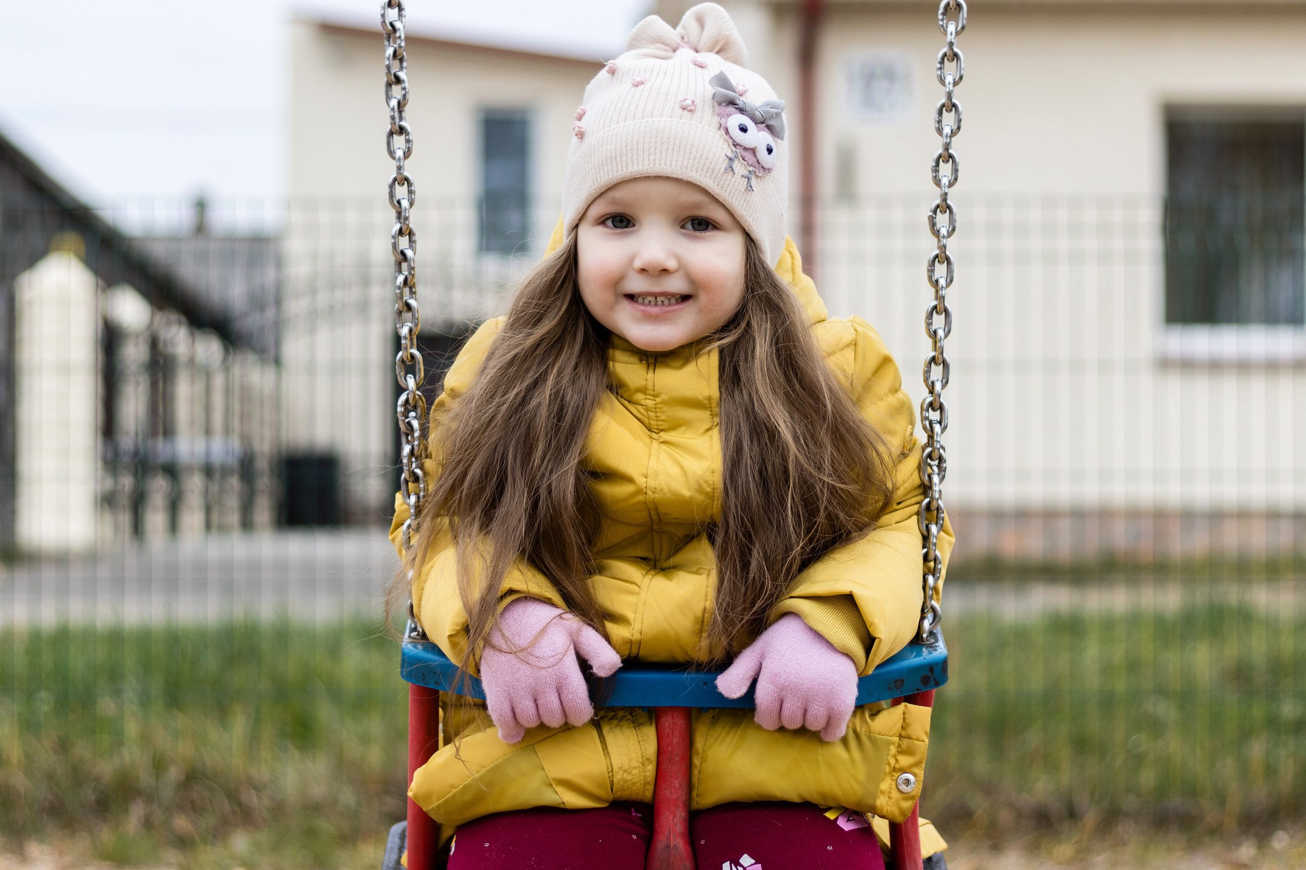 Детская фотосессия на площадке. Фотограф Даугавпилс