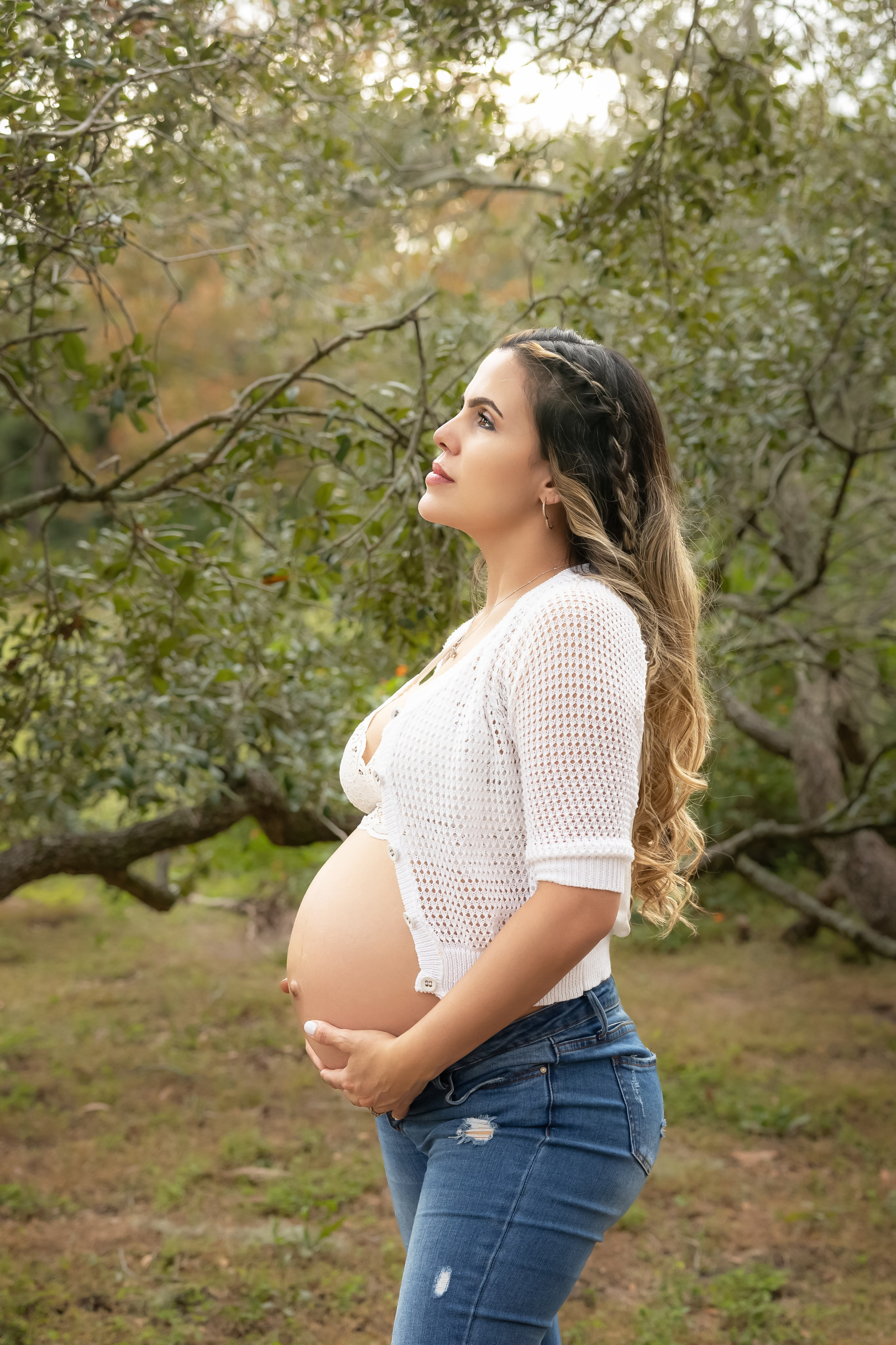 maternity jeans and white session