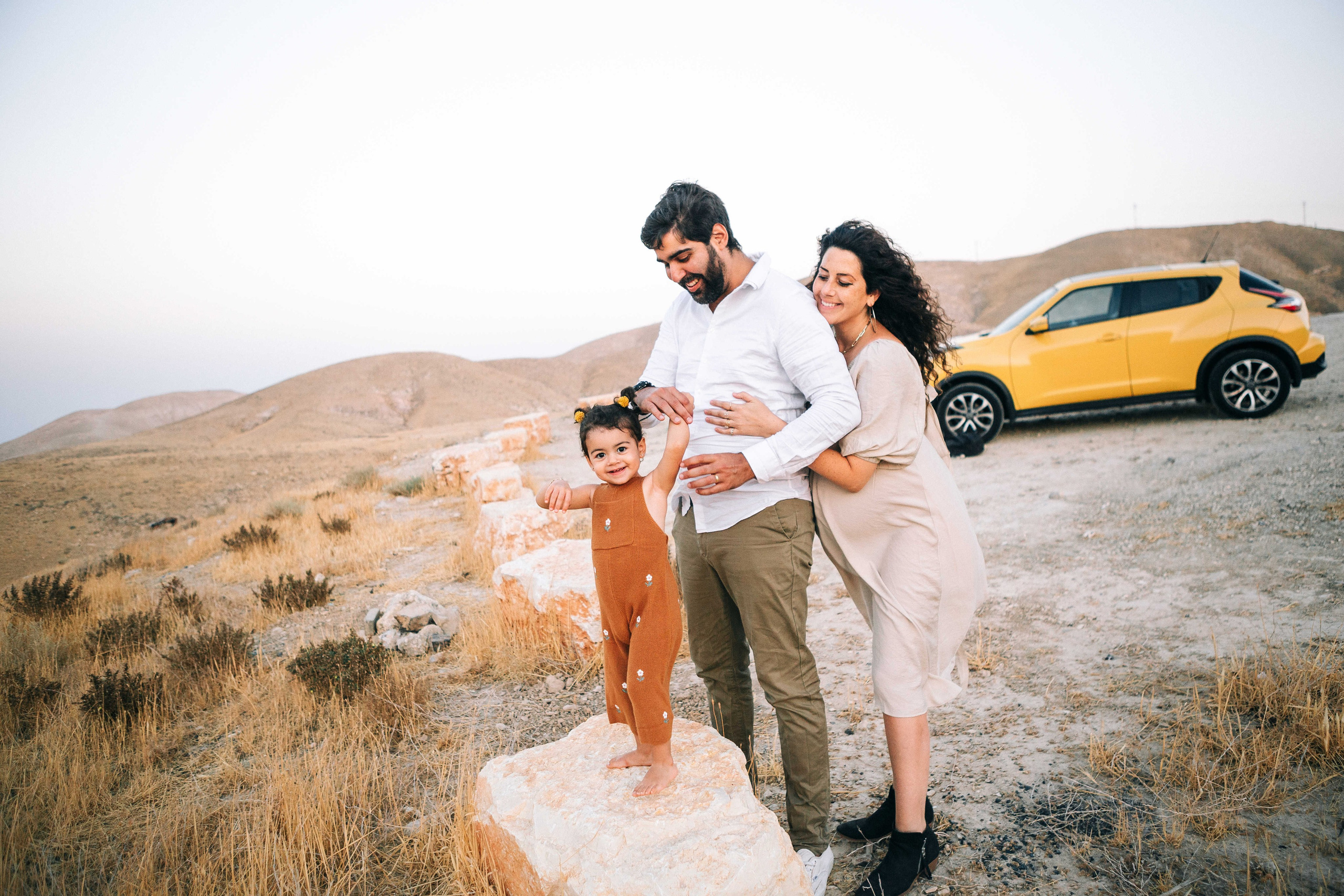 PREGNANT PHOTOSESSION IN THE DESERT. PHOTOGRAPHER IN ISRAEL