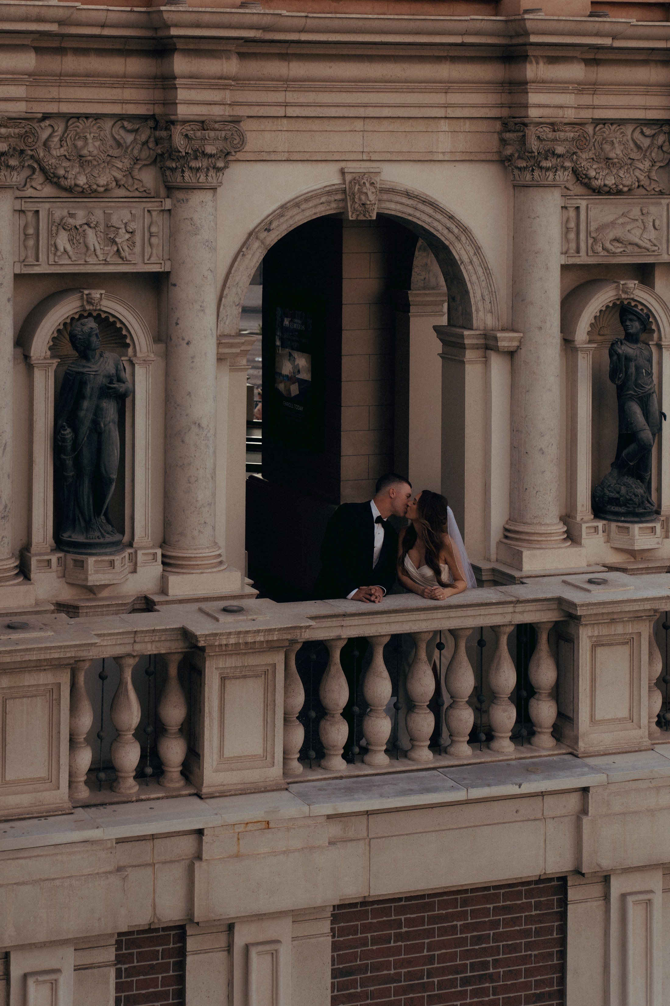 L&C. Wedding & elopement photographer Viktoriya Kravtsov. Las Vegas
