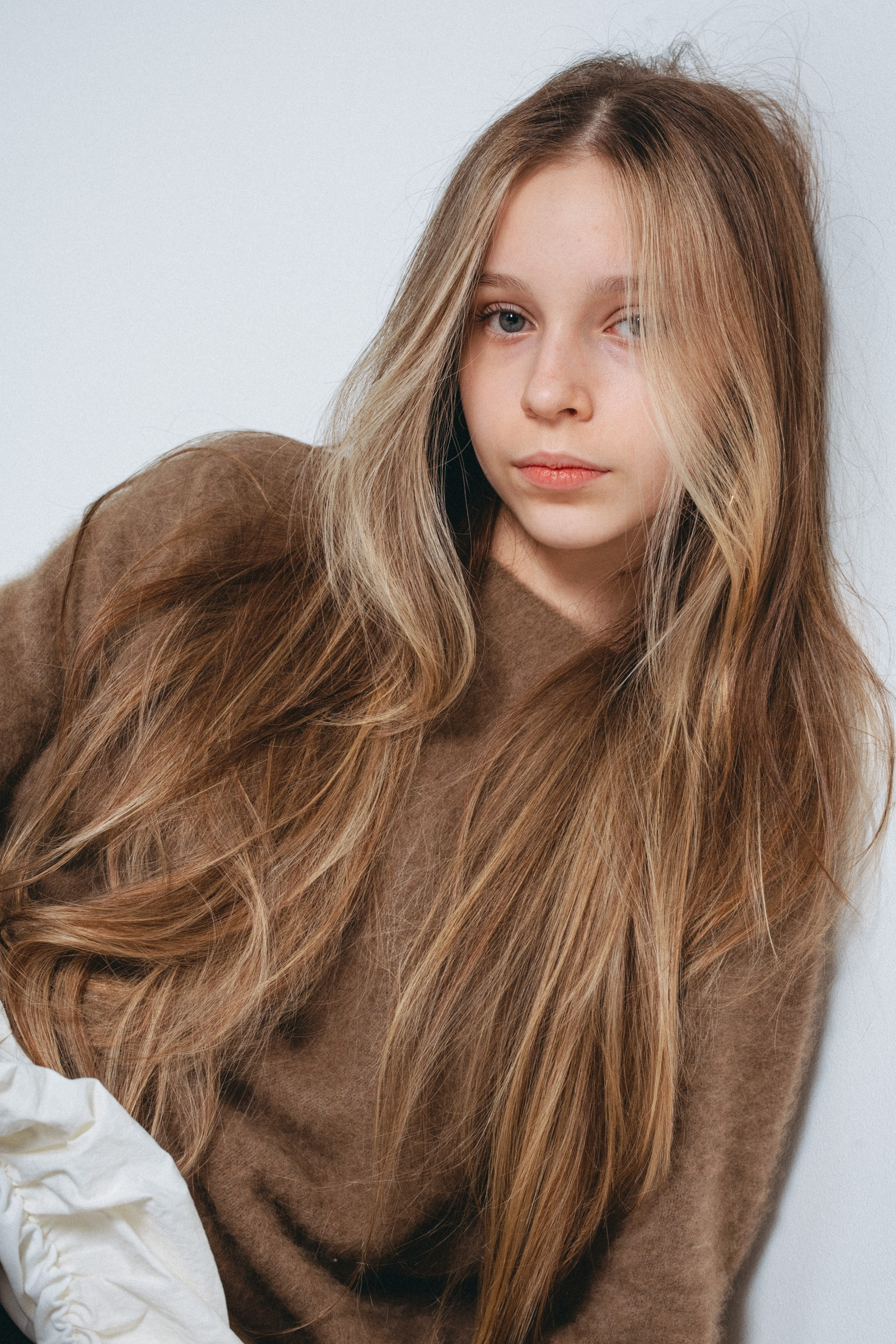 Mallikansiokuvaus. Valokuvaaja Lahti, Helsinki Elena Salonen