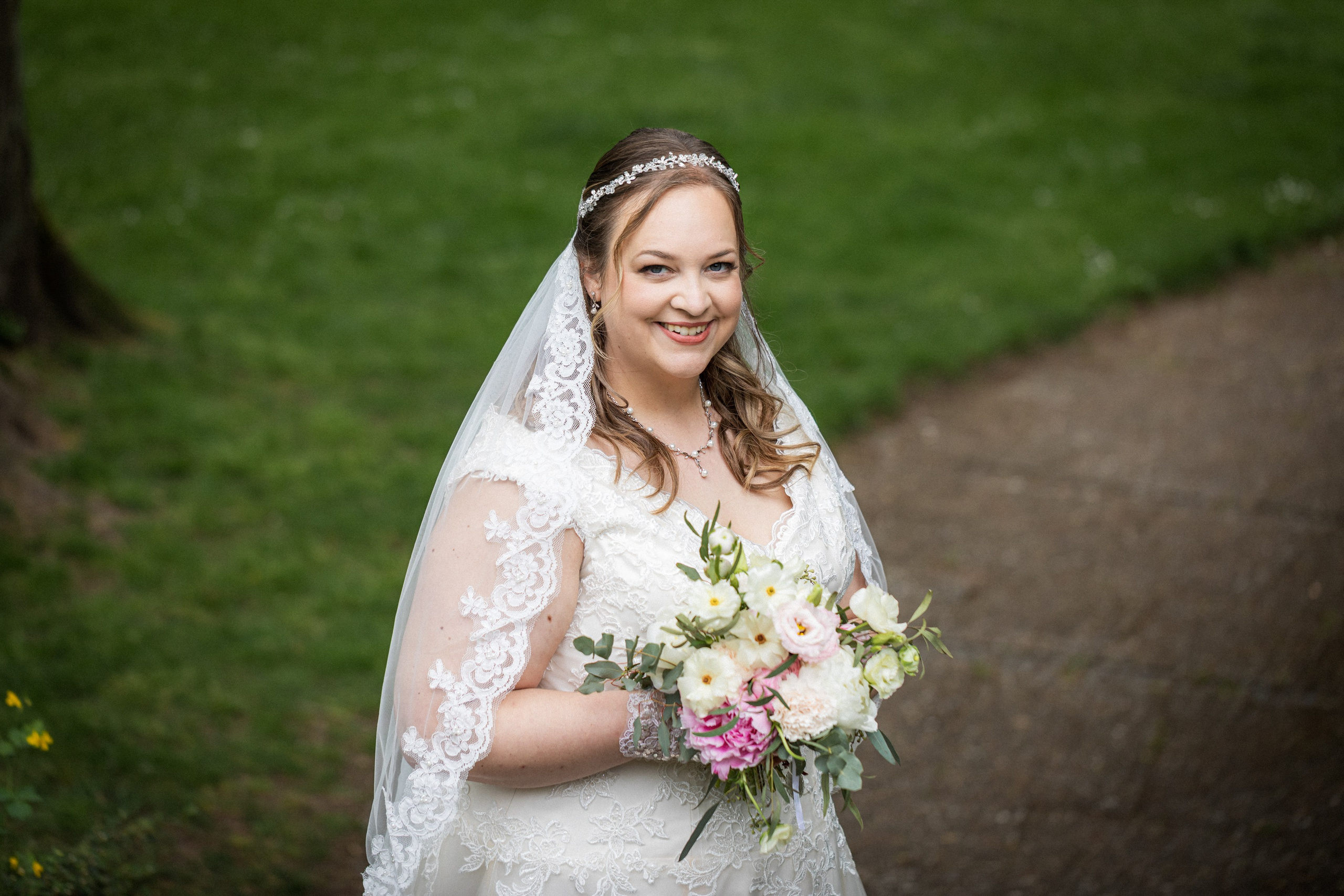 Kirchliche Trauung in Oerlinghausen – Emotionale Hochzeitsfotos & Stilvolle Reportagen!. Hochzeitsfotografin in Gütersloh | Authentische Hochzeitsreportagen | TK Photographie