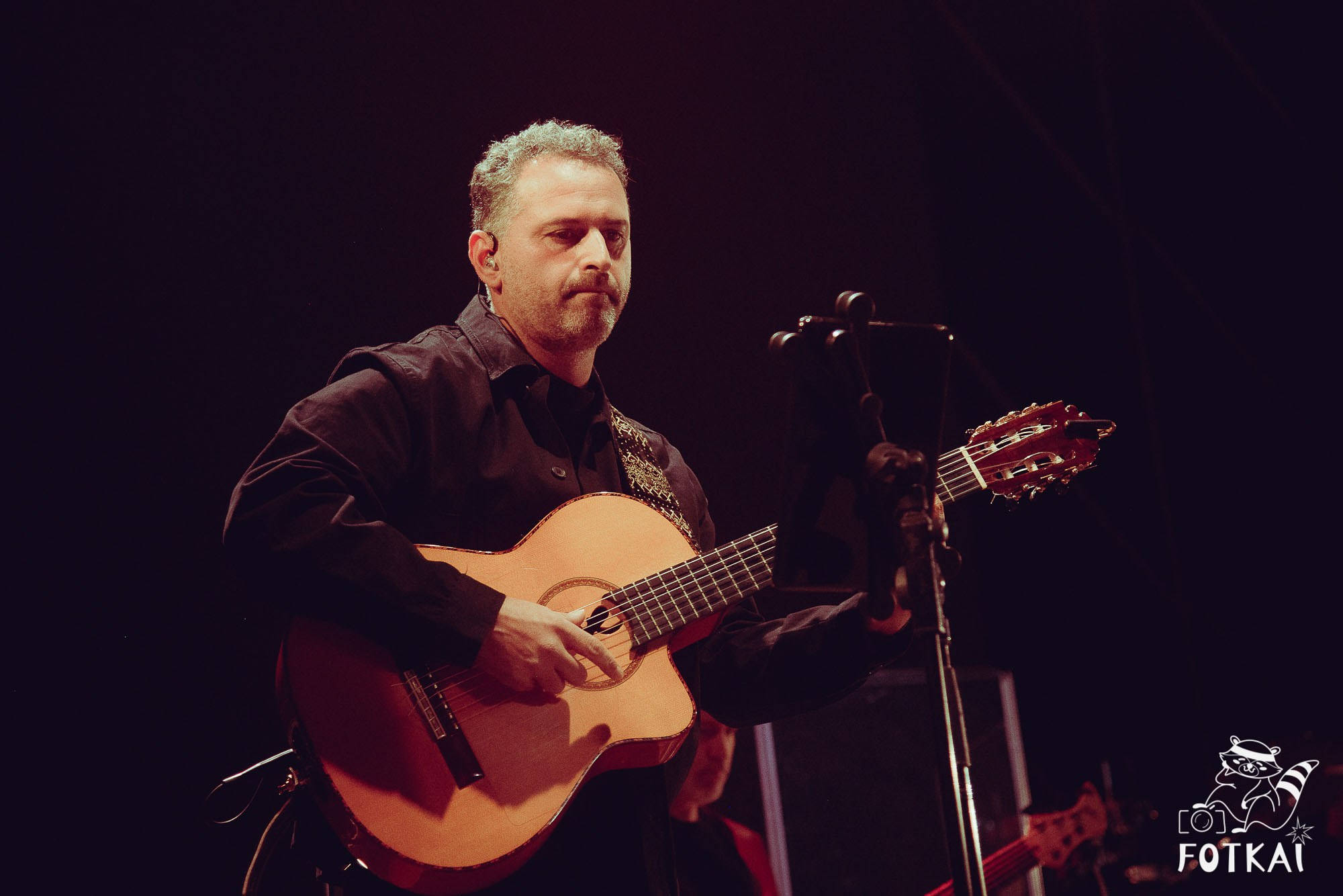 Marta Santos — Fotos del concierto en Alicante 2026: pop flamenco en El Muelle Live | FOTKAI