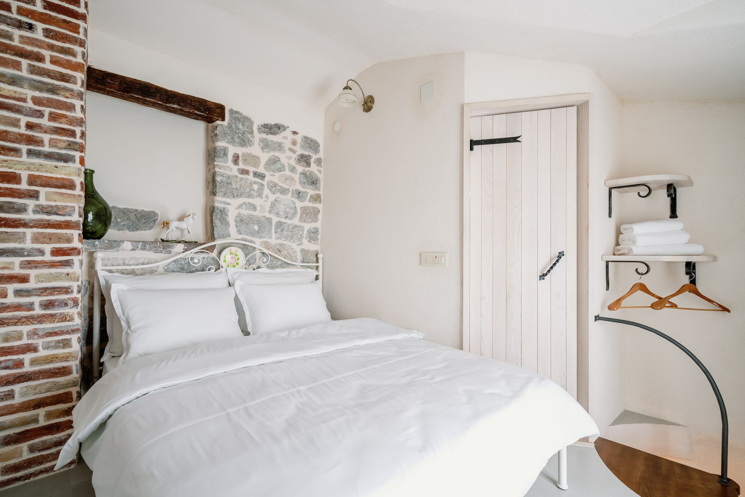 Real Estate Photography. Montenegro. EVAN ARISTOV WEDDING PHOTOGRAPHY — Seattle Wedding Photographer