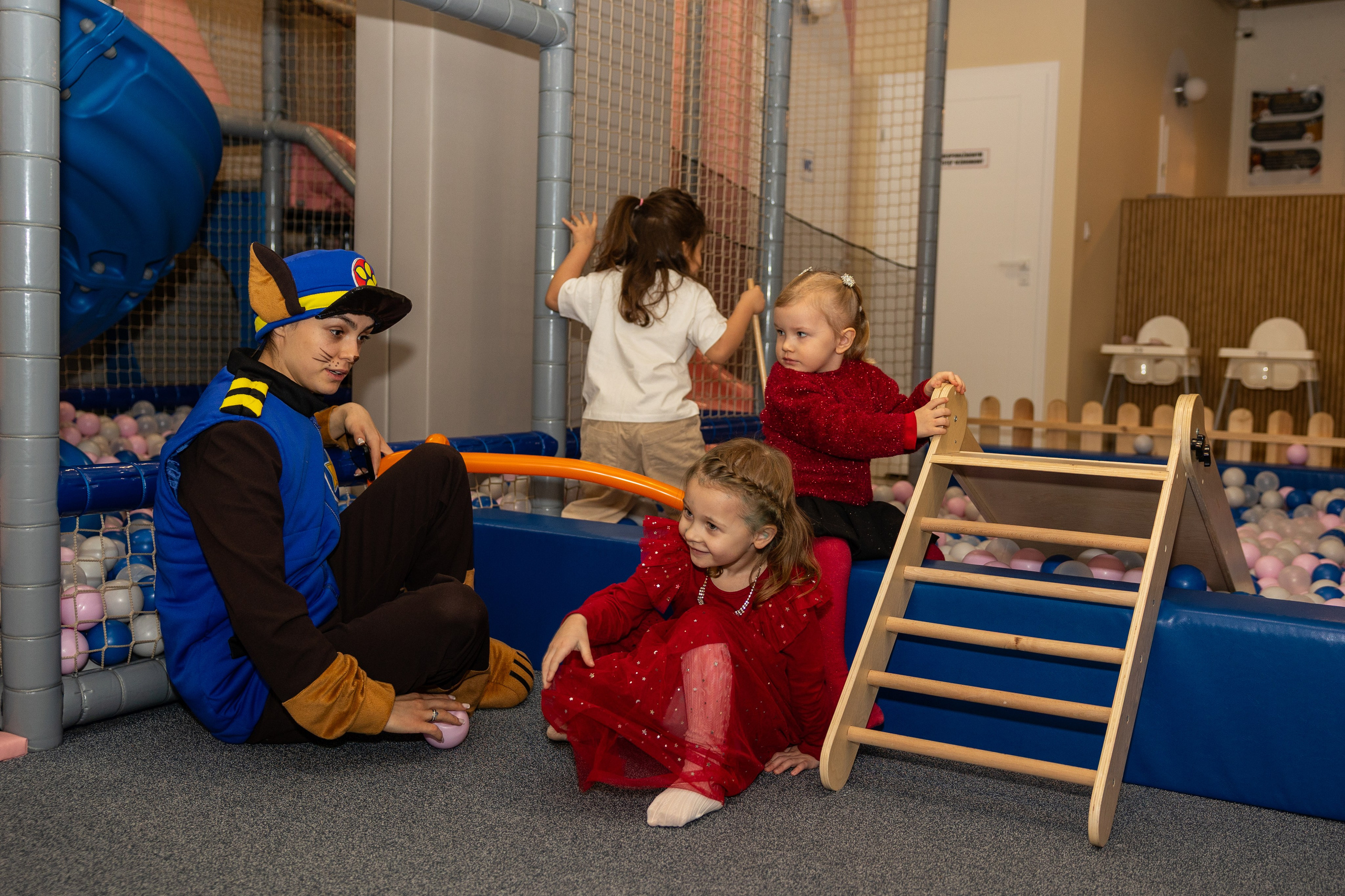 День рождения Артёма 24 января 2026 года. Семейный и детский фотограф в Варшаве Мила Бобровская