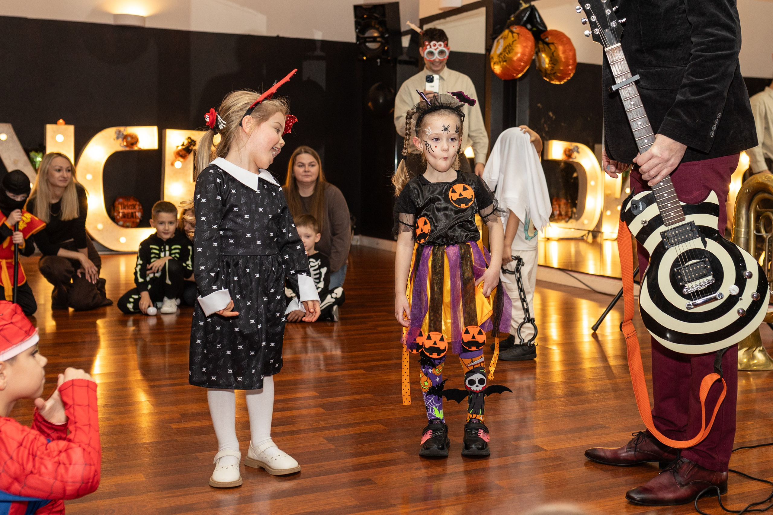 Leo dance studio Helloween 2025. Семейный и детский фотограф в Варшаве Мила Бобровская