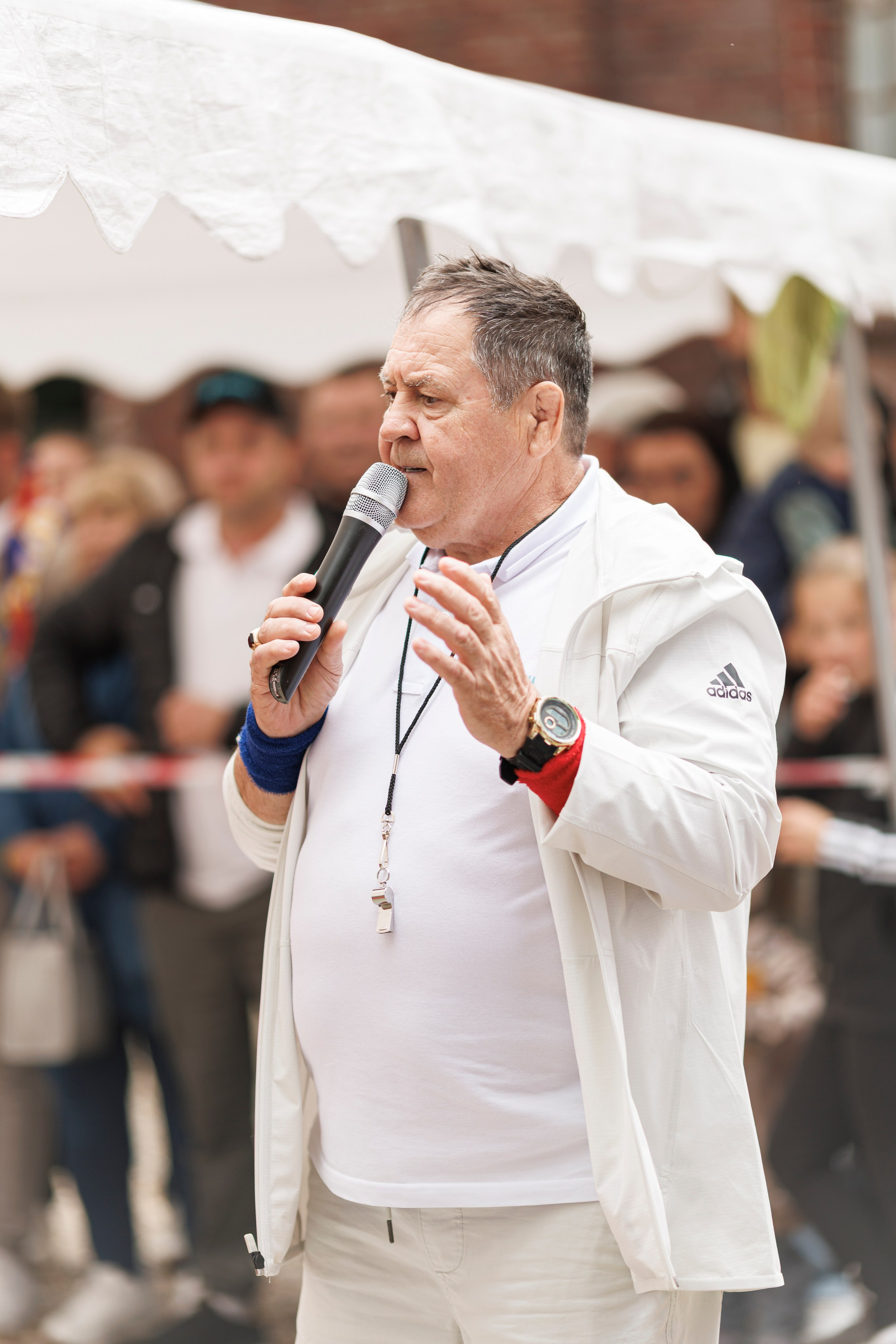 Hora Dorului 2025. Dienstleistungen