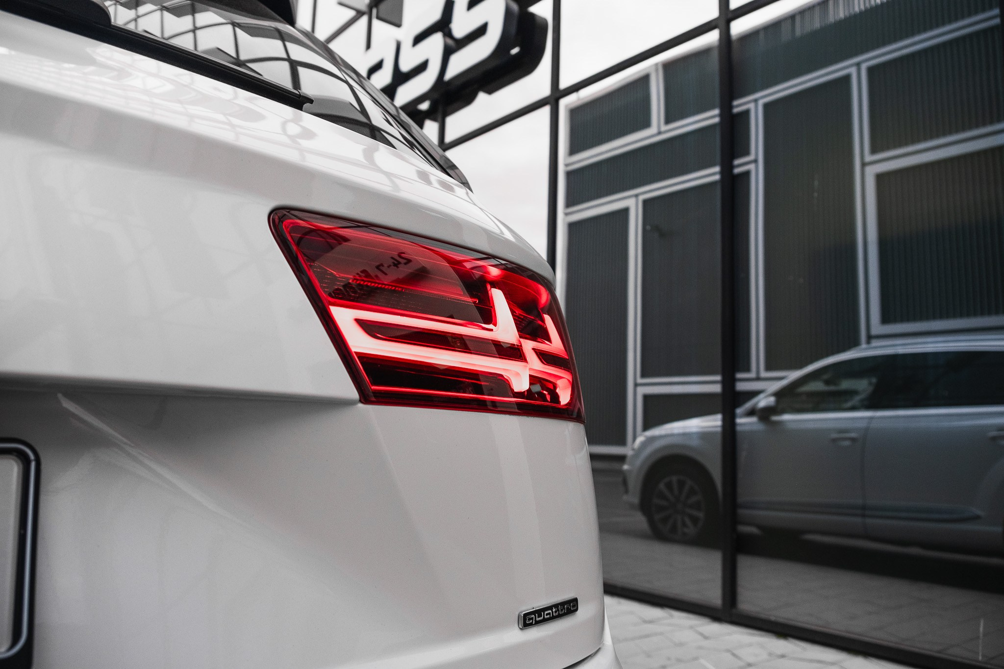 AUDI Q7. LOHA VISUALS — AUTOMOTIVE PHOTOGRAPHY