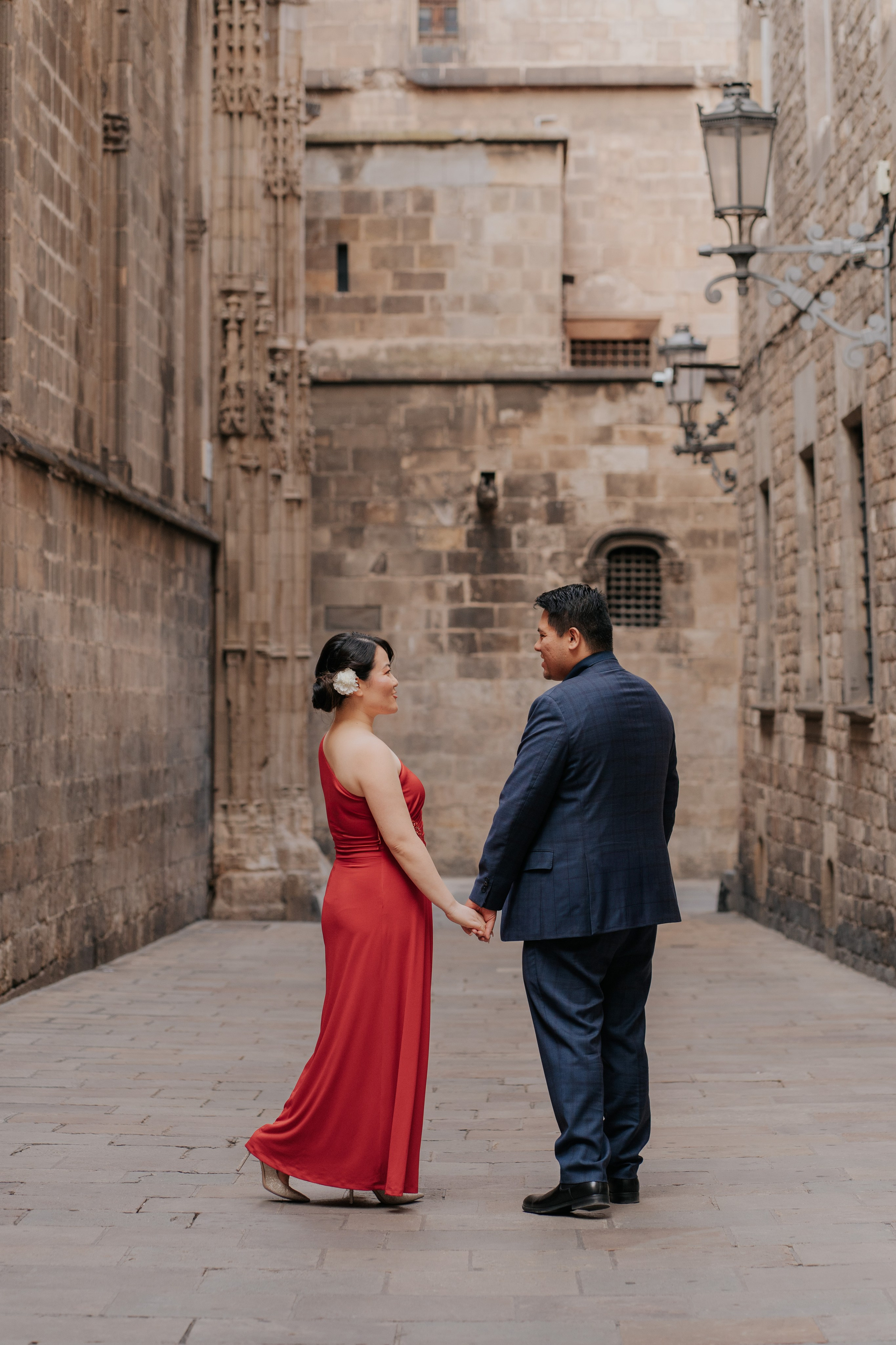 Barcelona Couples Photoshoot Ideas — Photographer in Barcelona, Spain