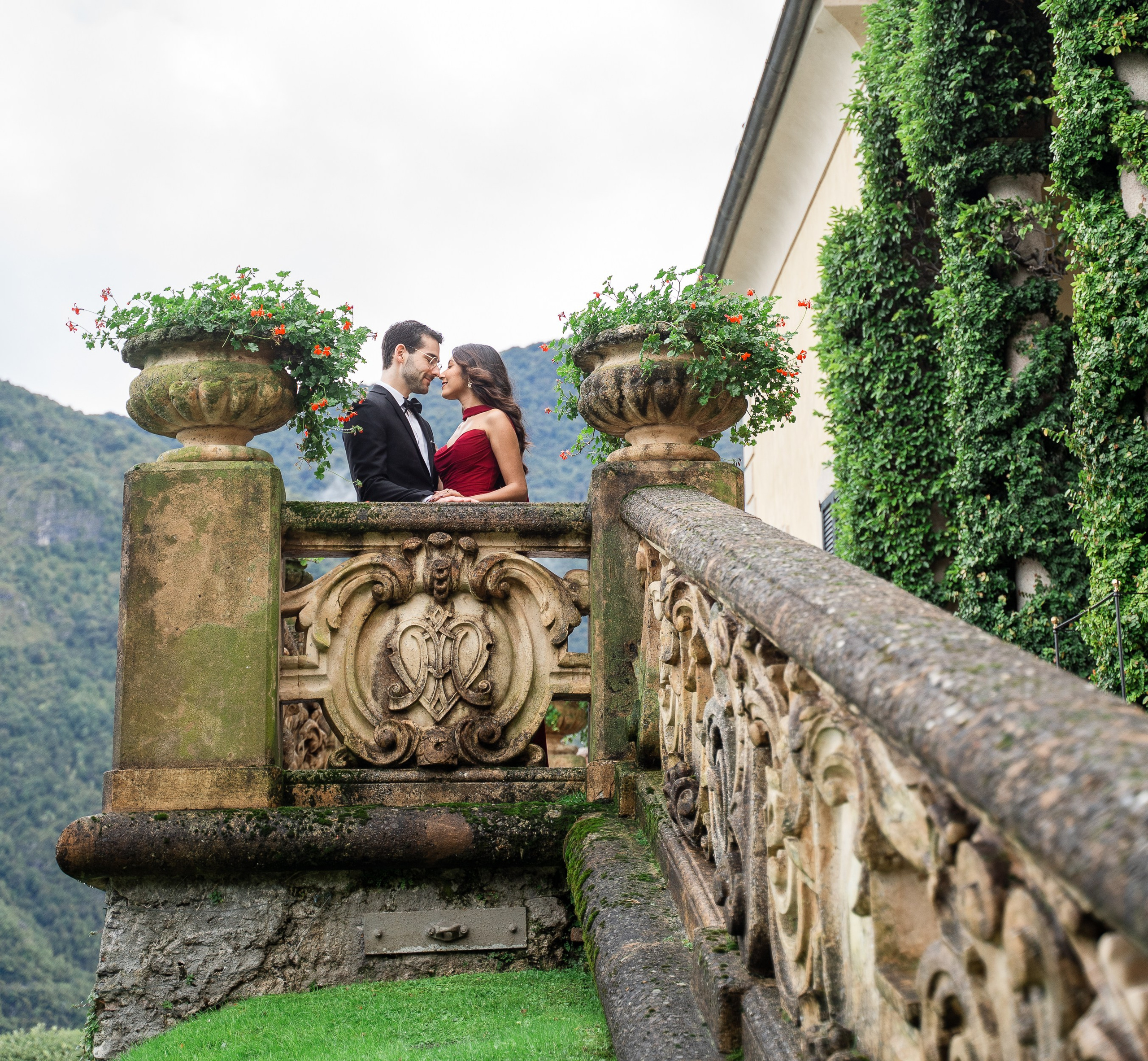 Engagement Photoshoot at the Villa Balbianello. Proposal Photographer in Lake Como