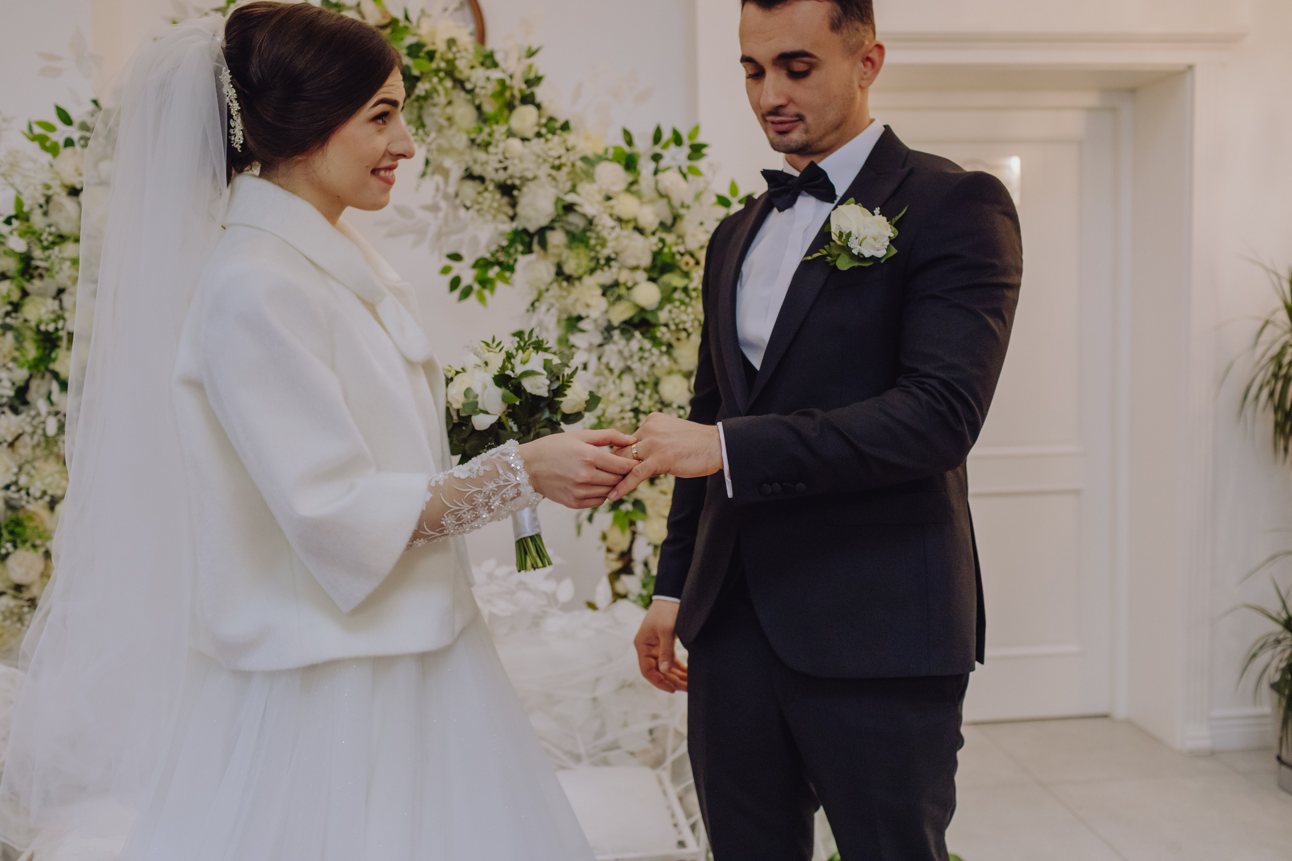 Adi & Angela. Wedding & couple photographer from Romania Rut Vetan