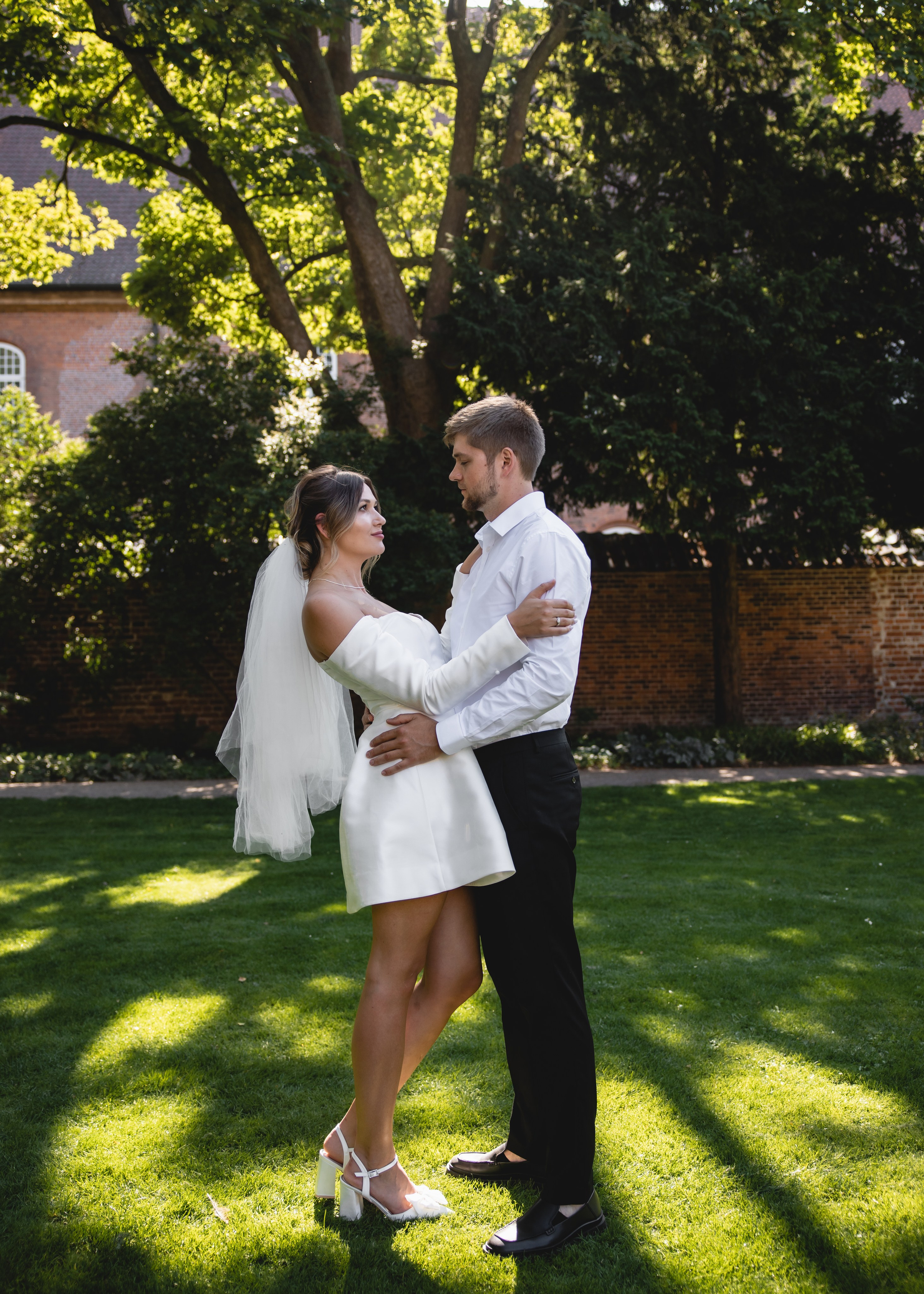 Julia and Slava. Professional wedding photographer in Copenhagen, Denmark — Julia Byron