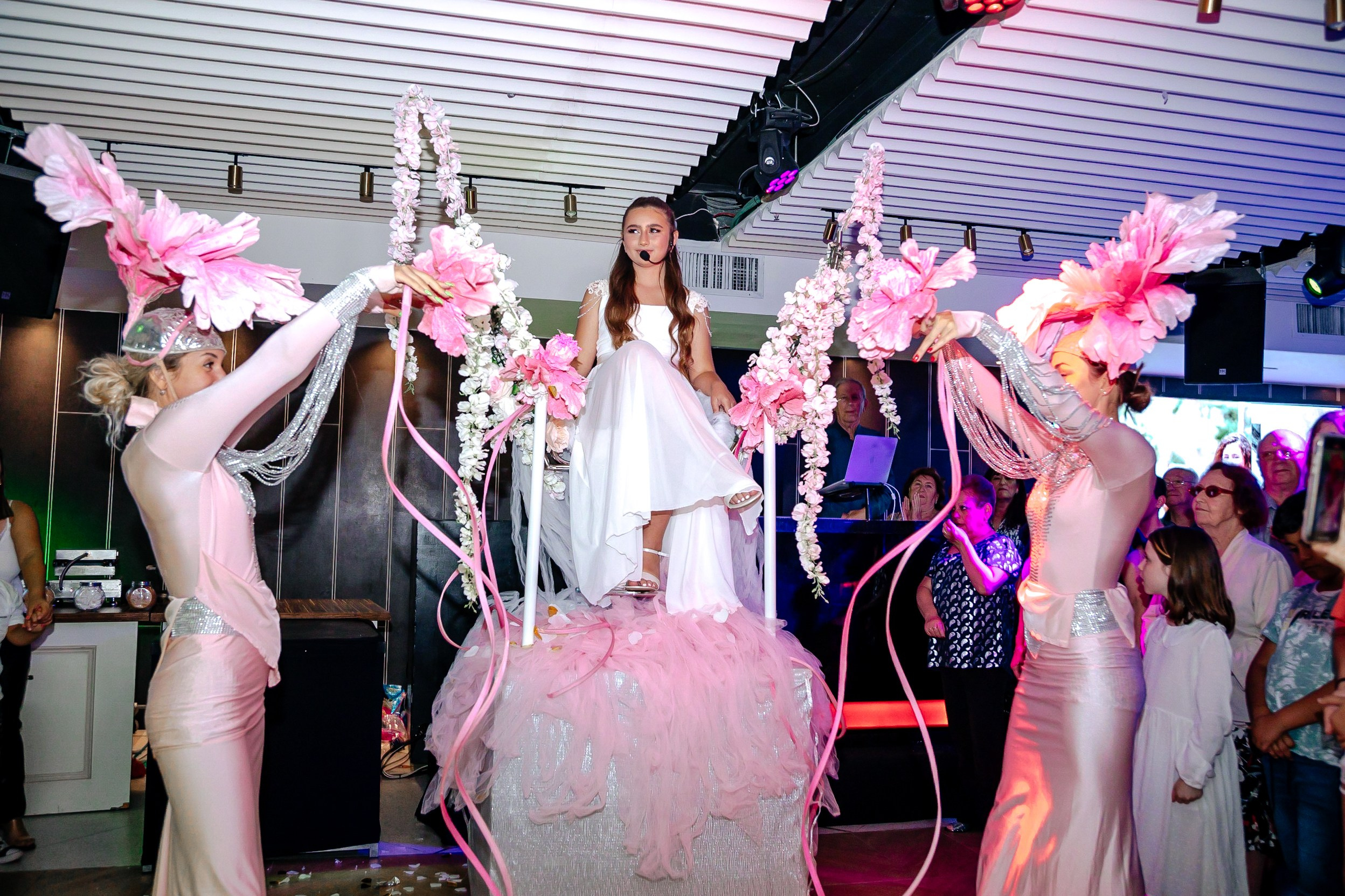 אולם תבור, בת מצווה ליאן. Home