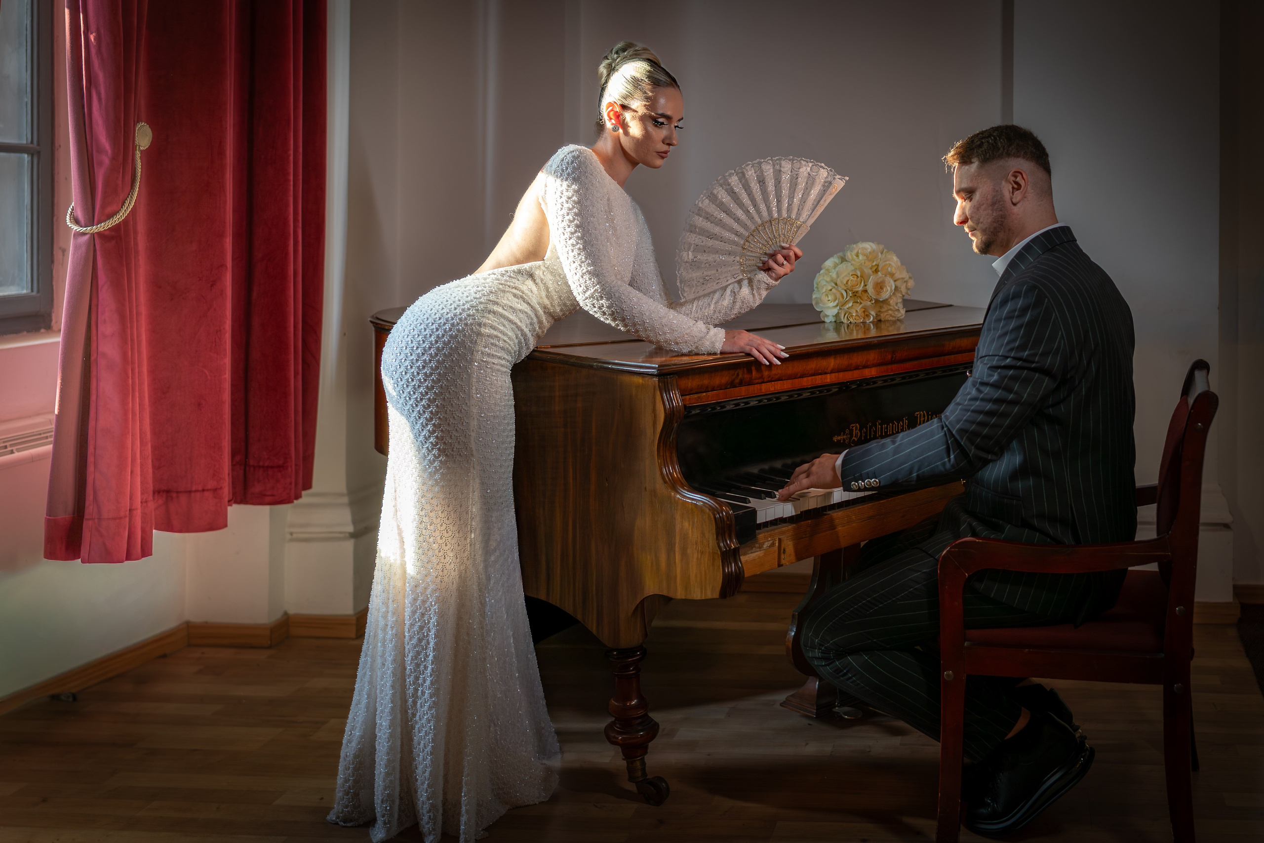 Cununia civilă a lui Tudor și Mădălina – eleganță, emoție și lumină. Event, portrait, and lifestyle photographer