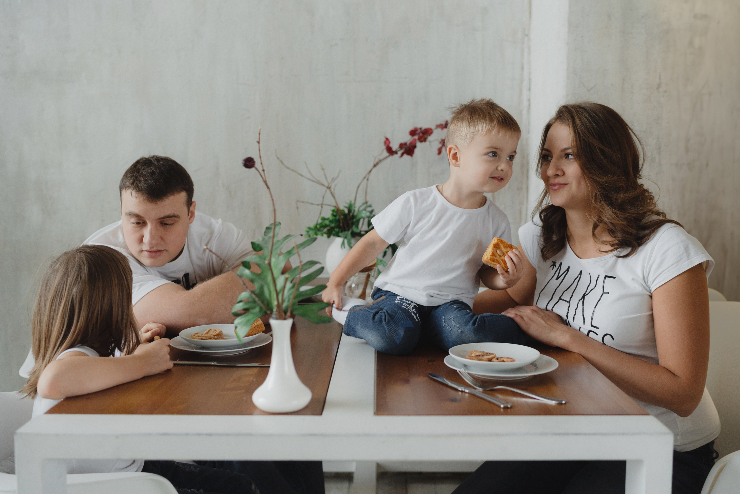 Фотосессия для семьи в студии Дананг. Фотограф в Дананге, Вьетнам. Эстетика и лайфстайл
